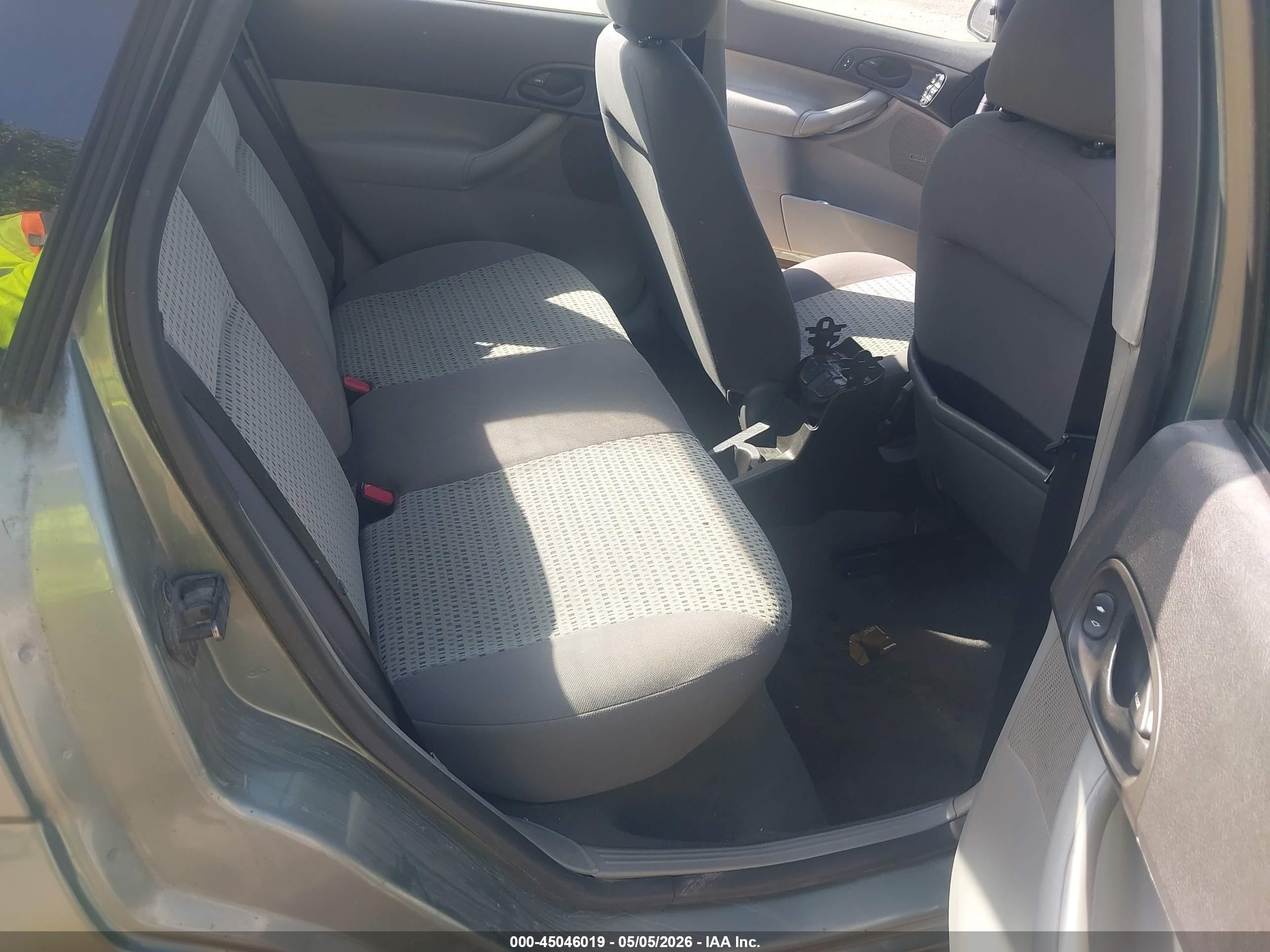 FORD FOCUS image 8
