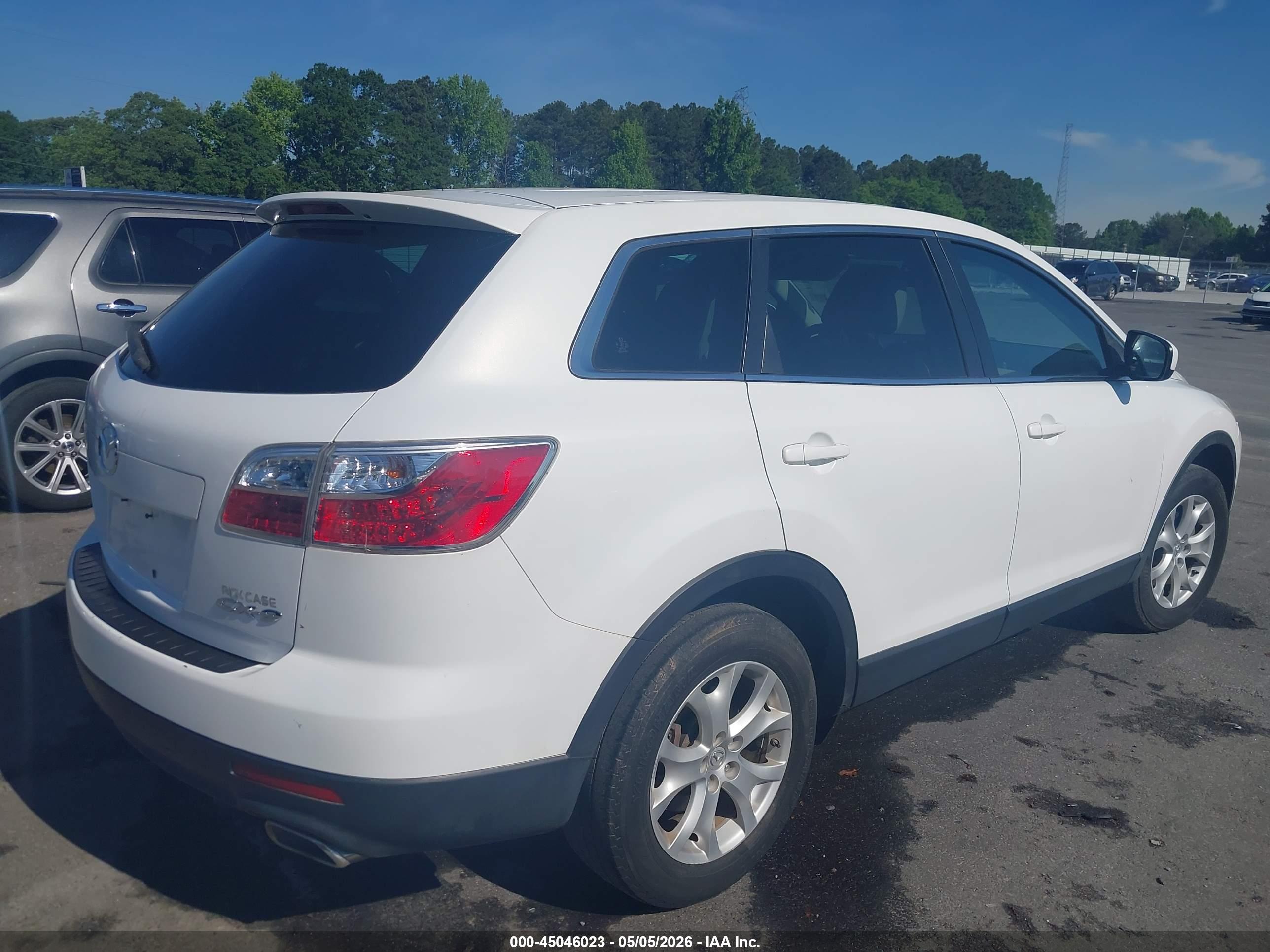 MAZDA CX-9 image 4