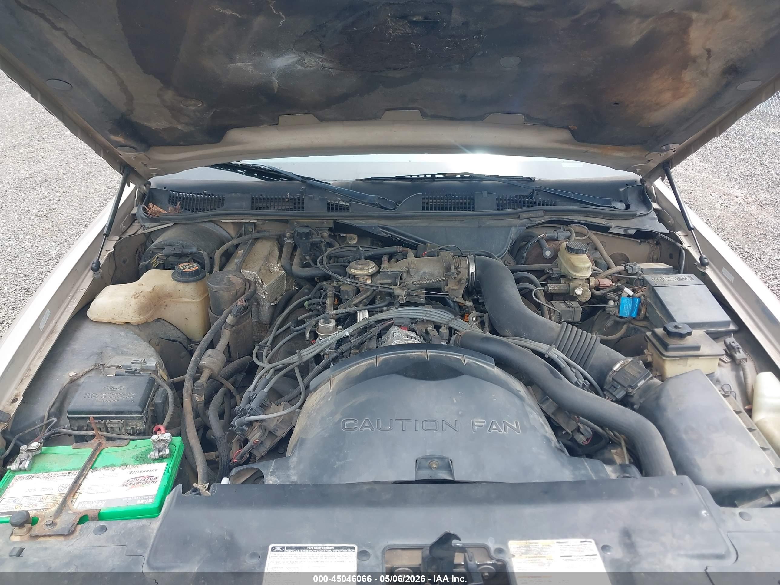 FORD CROWN image 10
