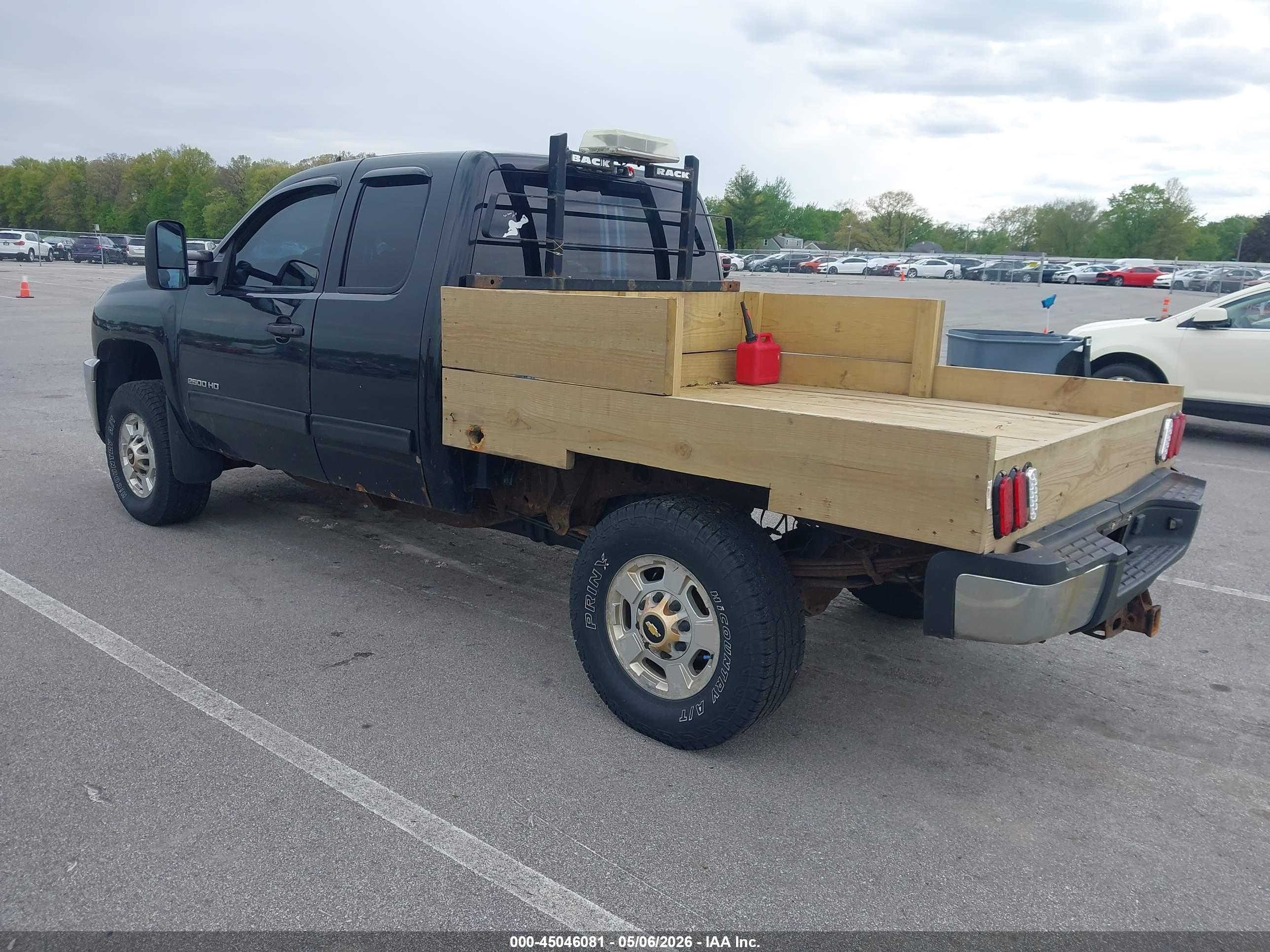 CHEVROLET SILVERADO image 3