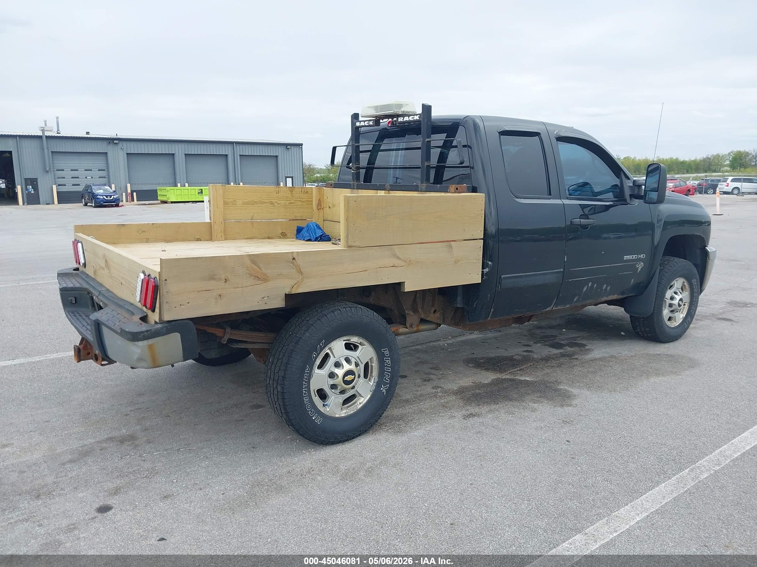 CHEVROLET SILVERADO image 4