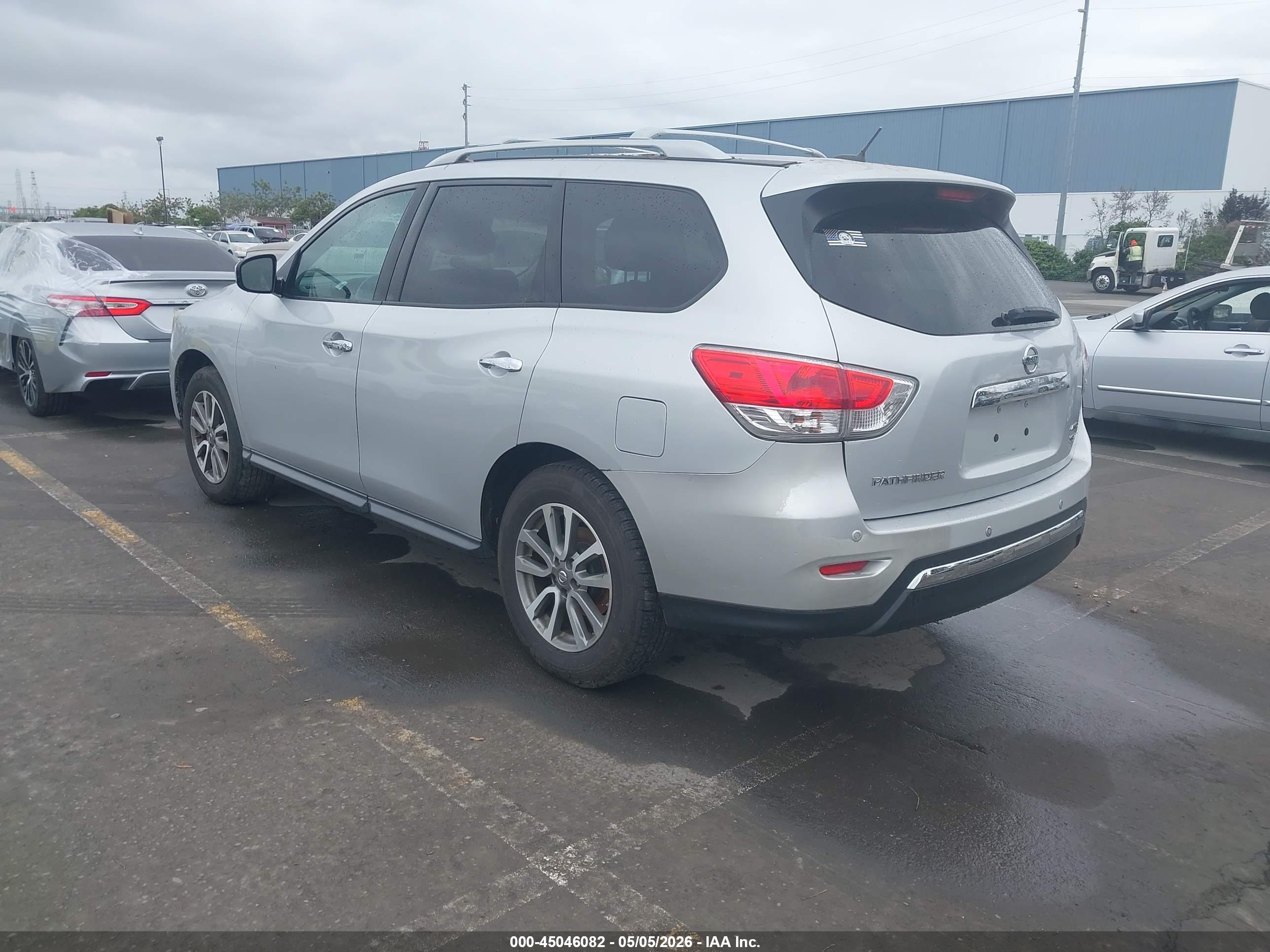 NISSAN PATHFINDER image 3