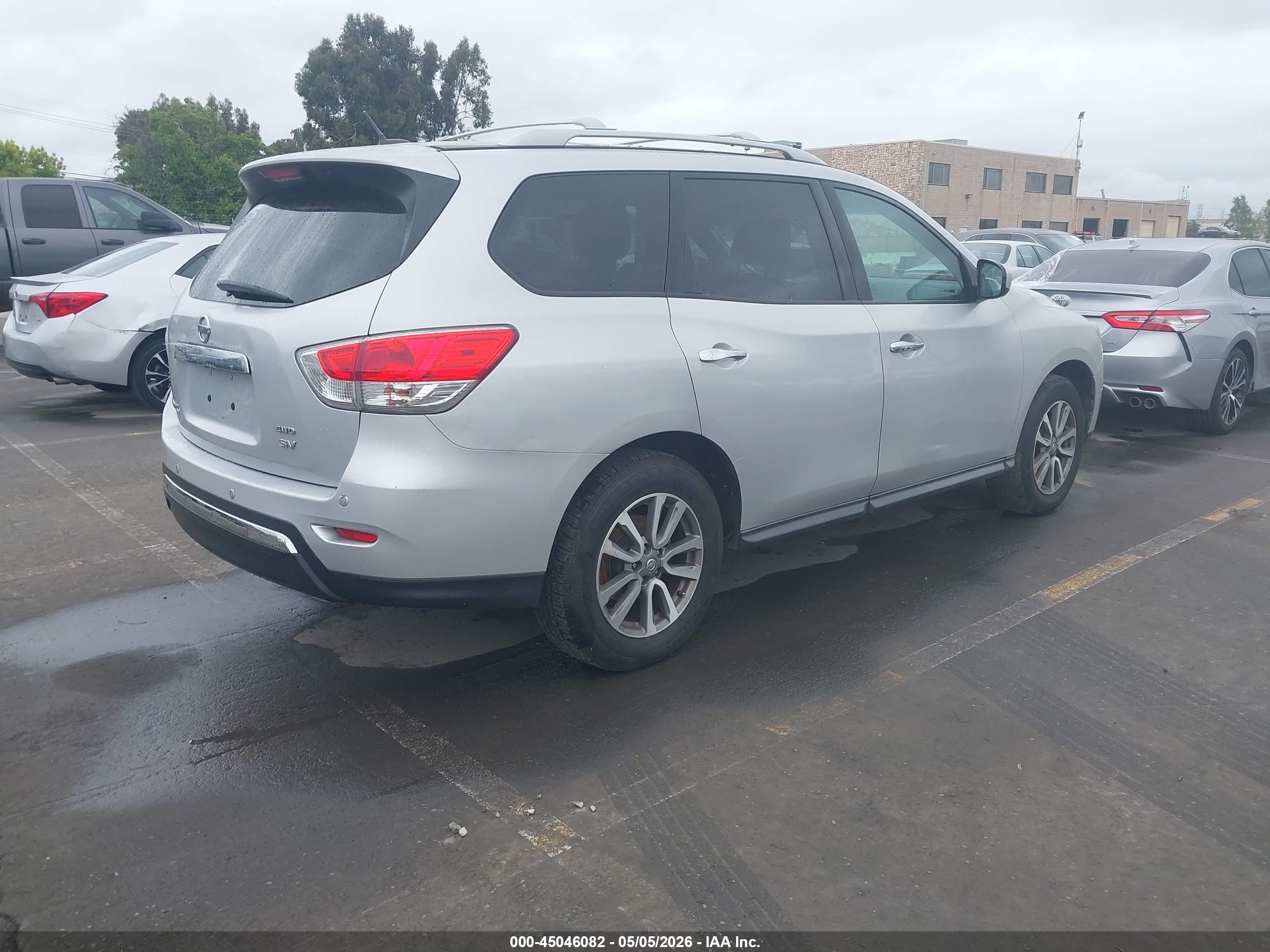 NISSAN PATHFINDER image 4
