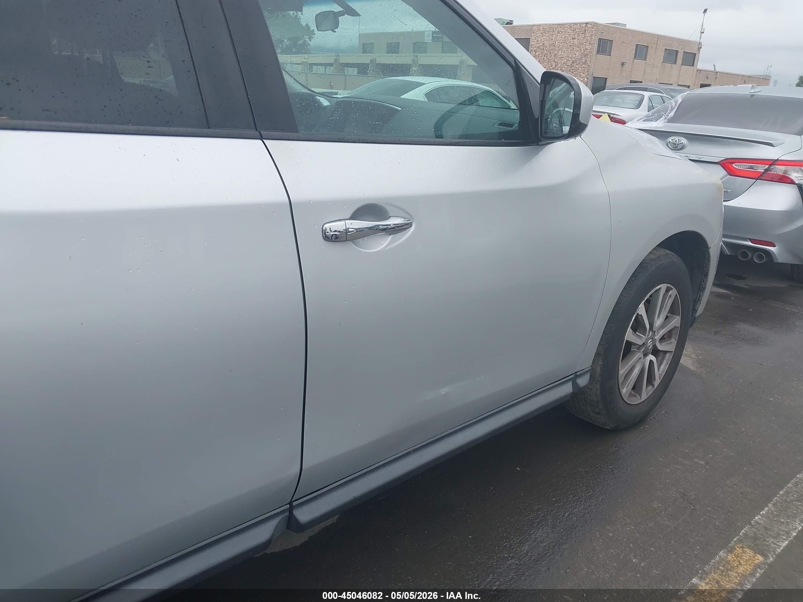 NISSAN PATHFINDER image 6