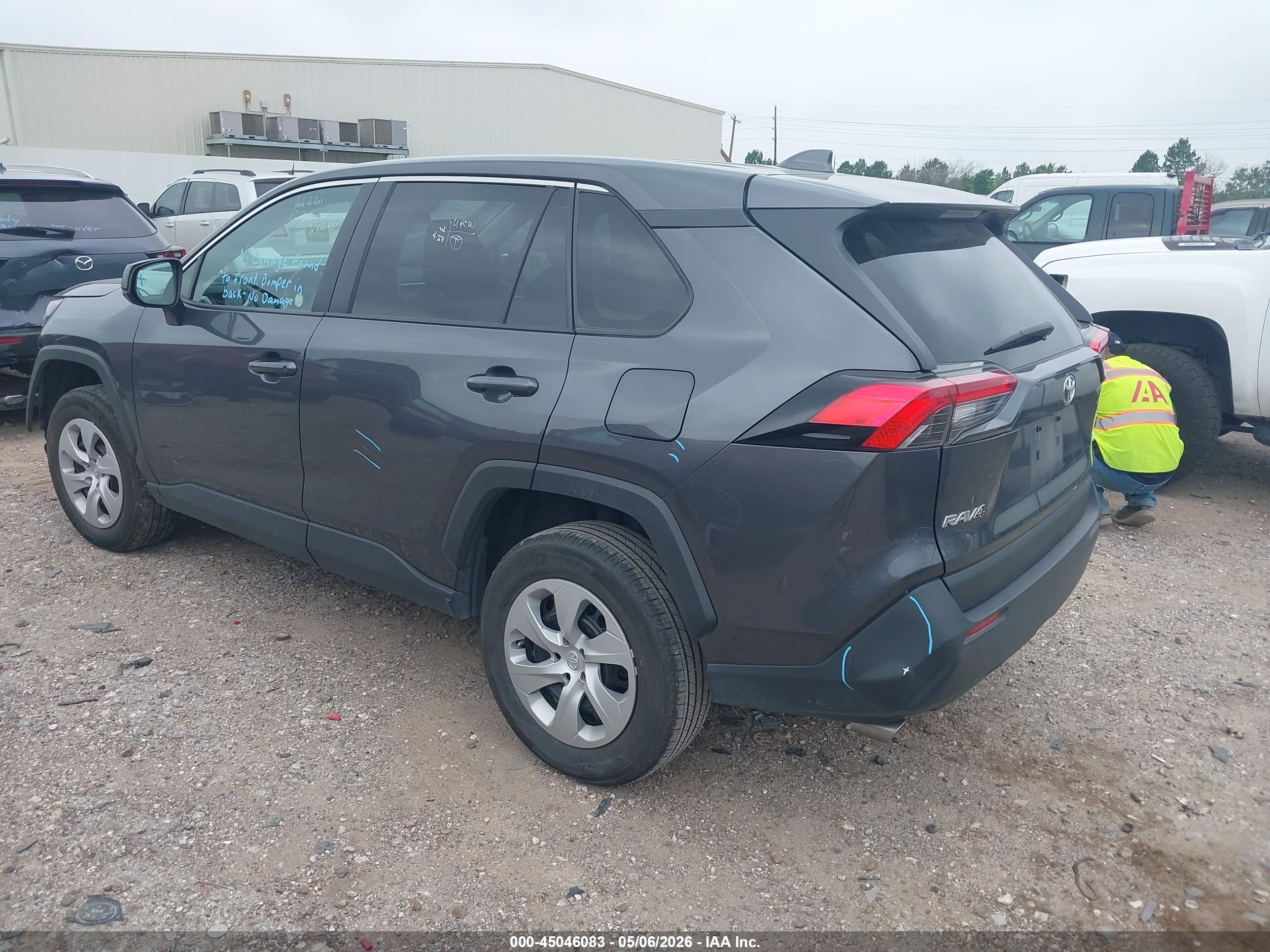 TOYOTA RAV4 image 3