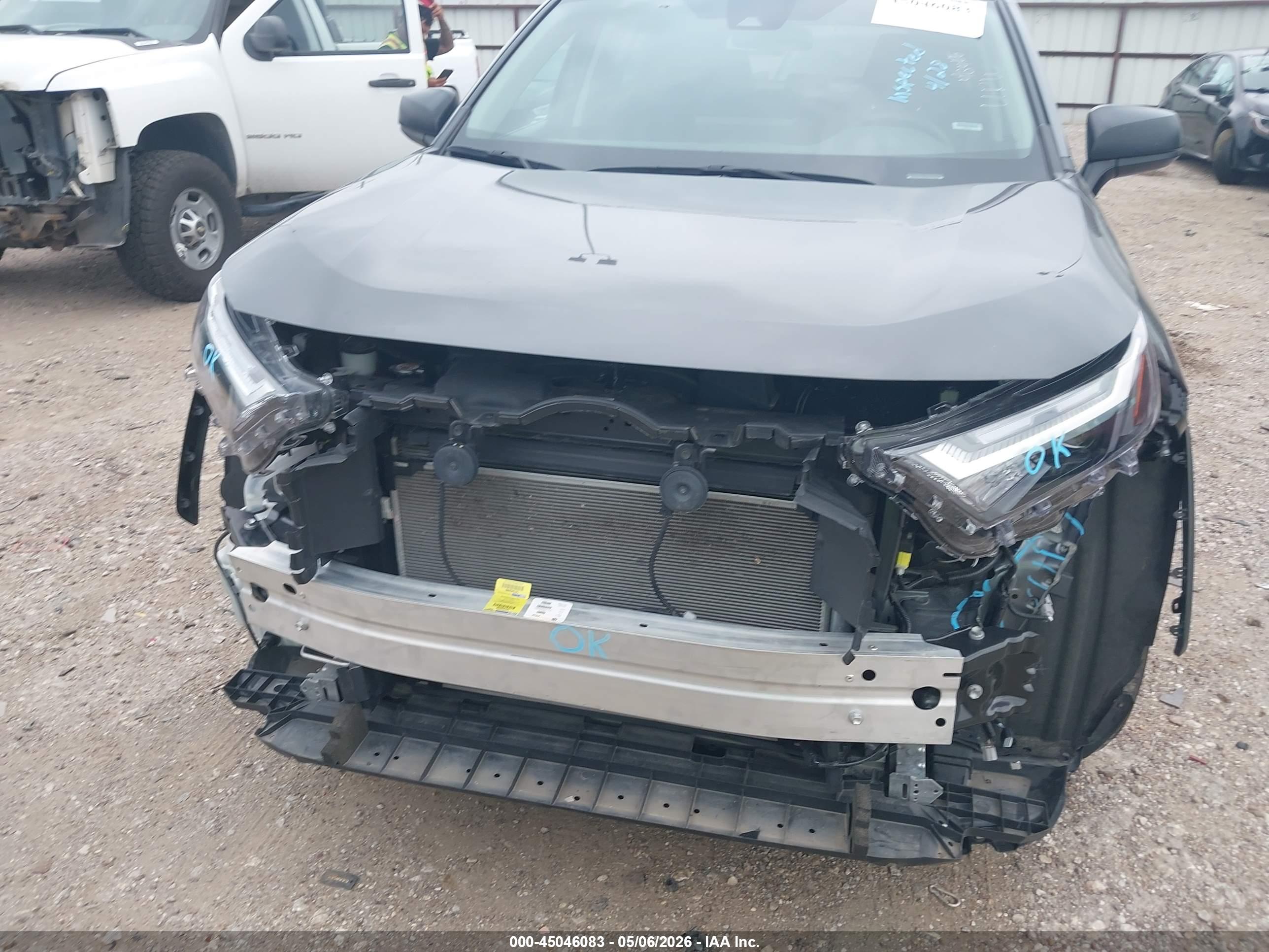 TOYOTA RAV4 image 6