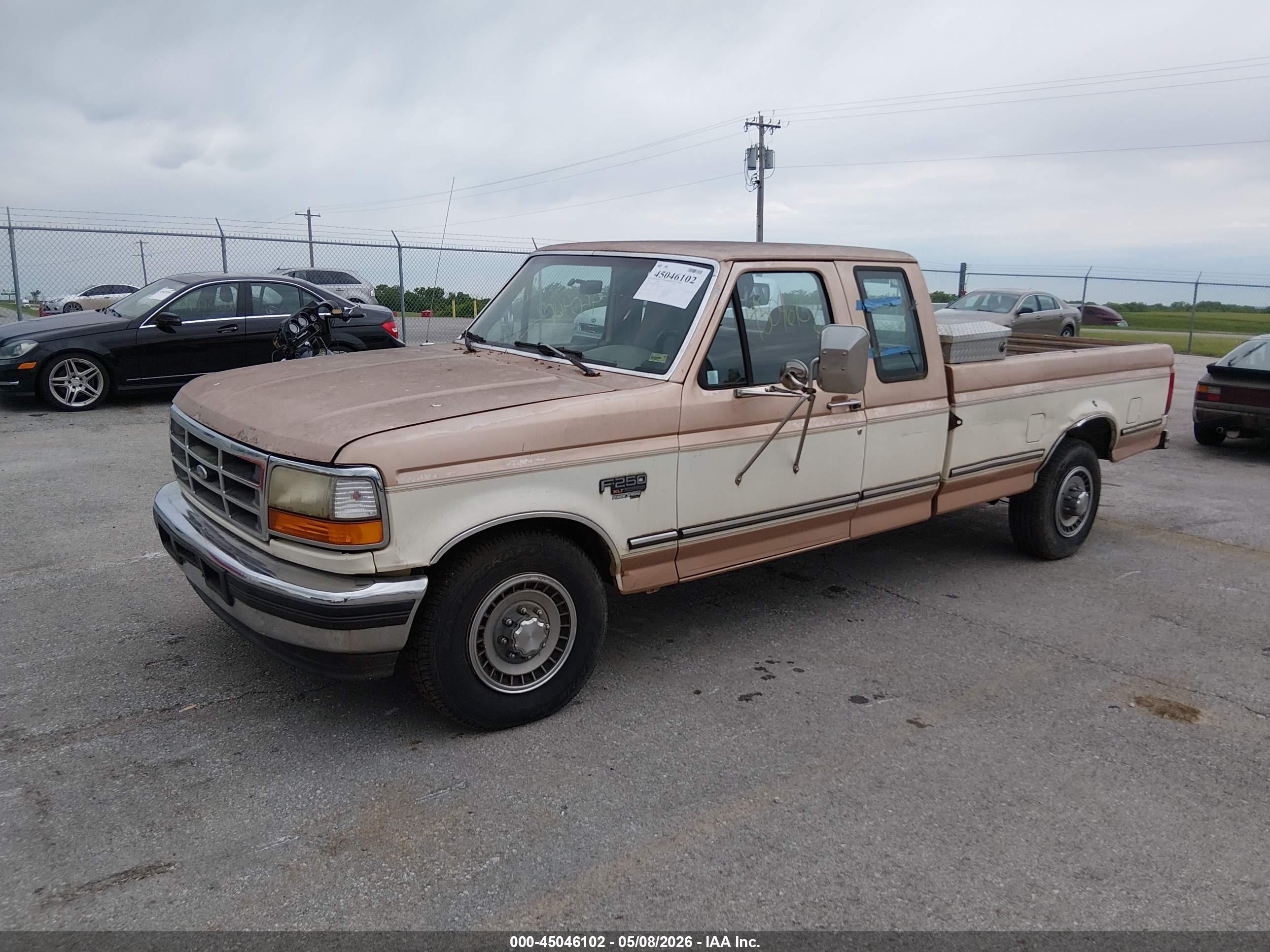 FORD F250 image 2