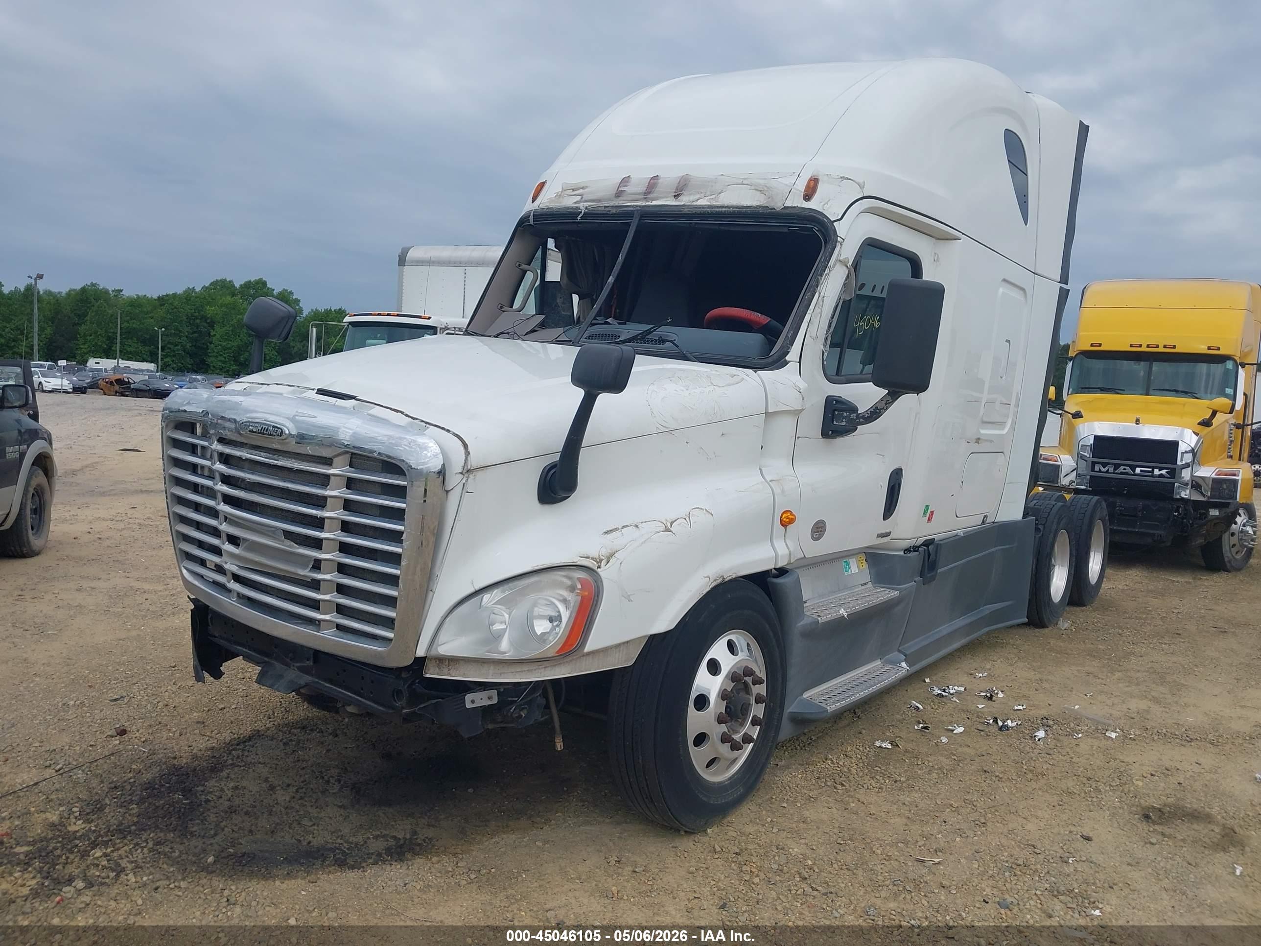 FREIGHTLINER CASCADIA image 2