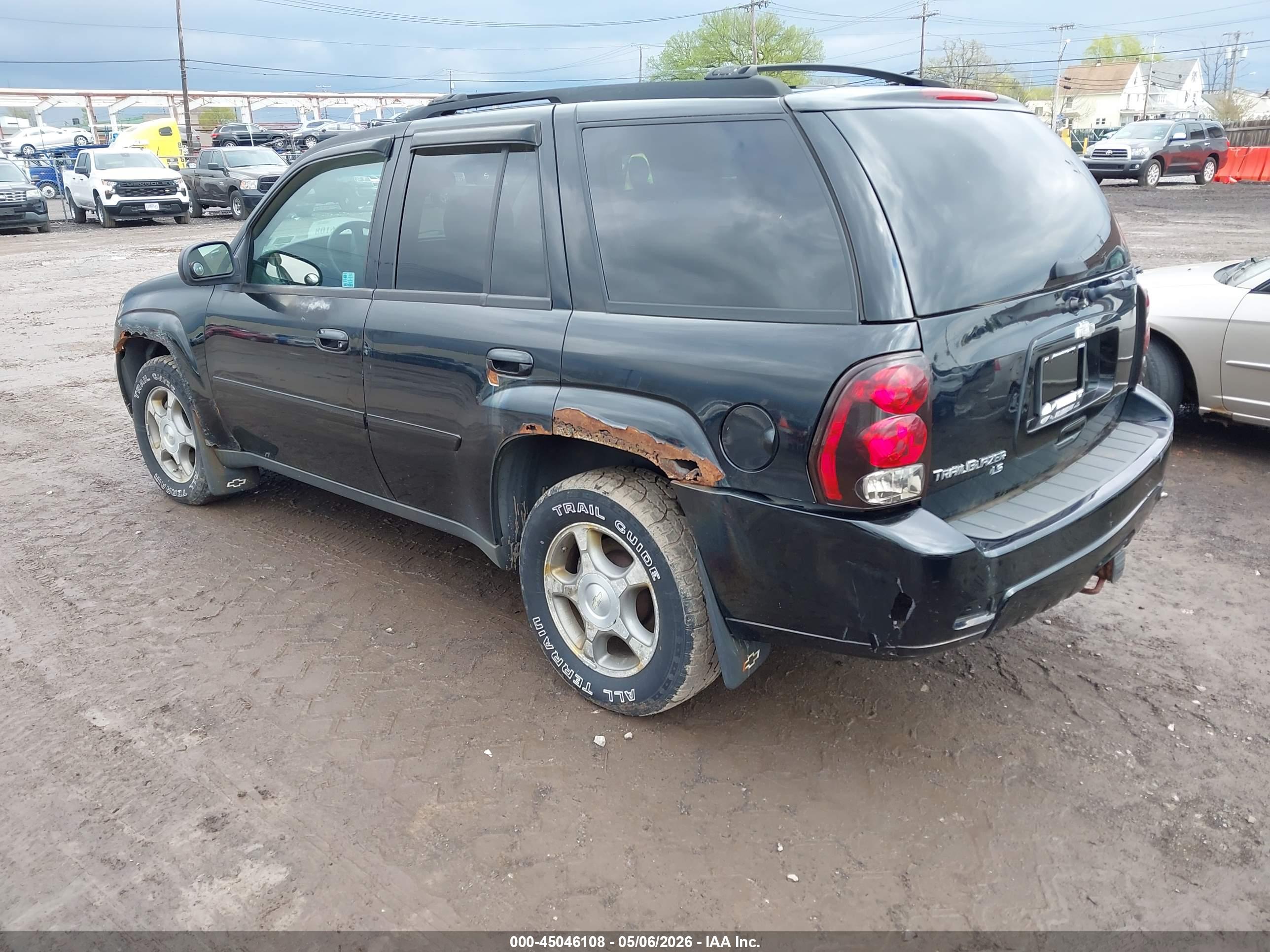 CHEVROLET TRAILBLAZER image 3