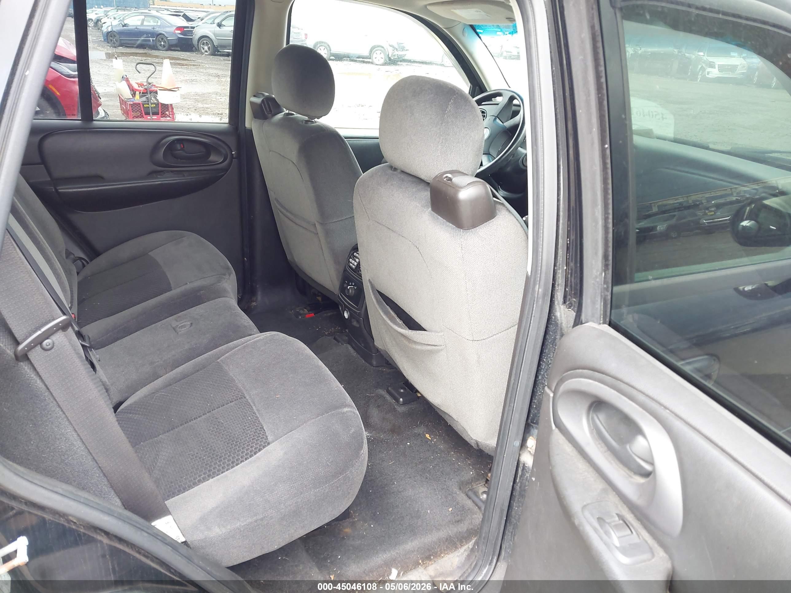 CHEVROLET TRAILBLAZER image 8