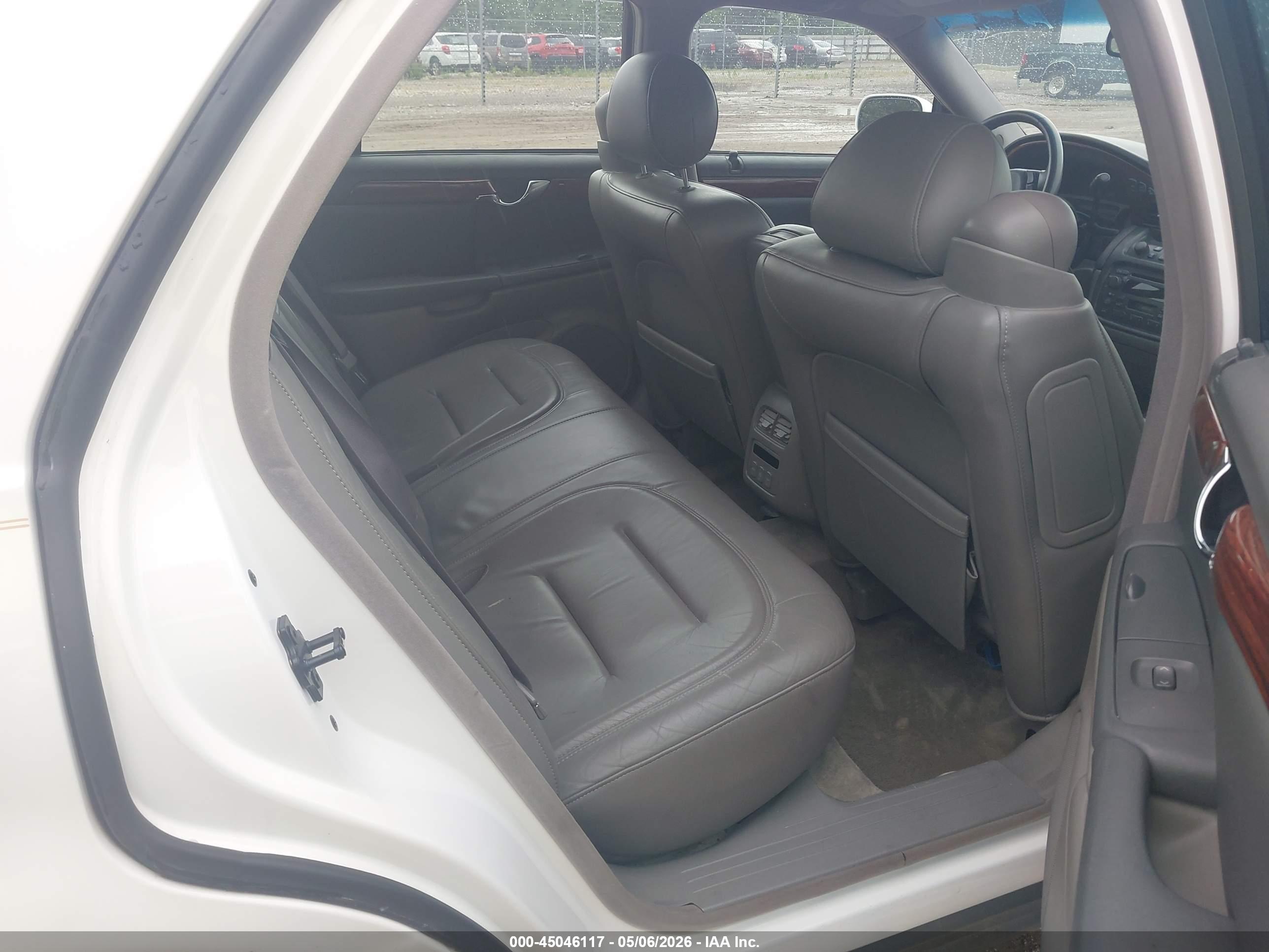 CADILLAC DEVILLE image 8
