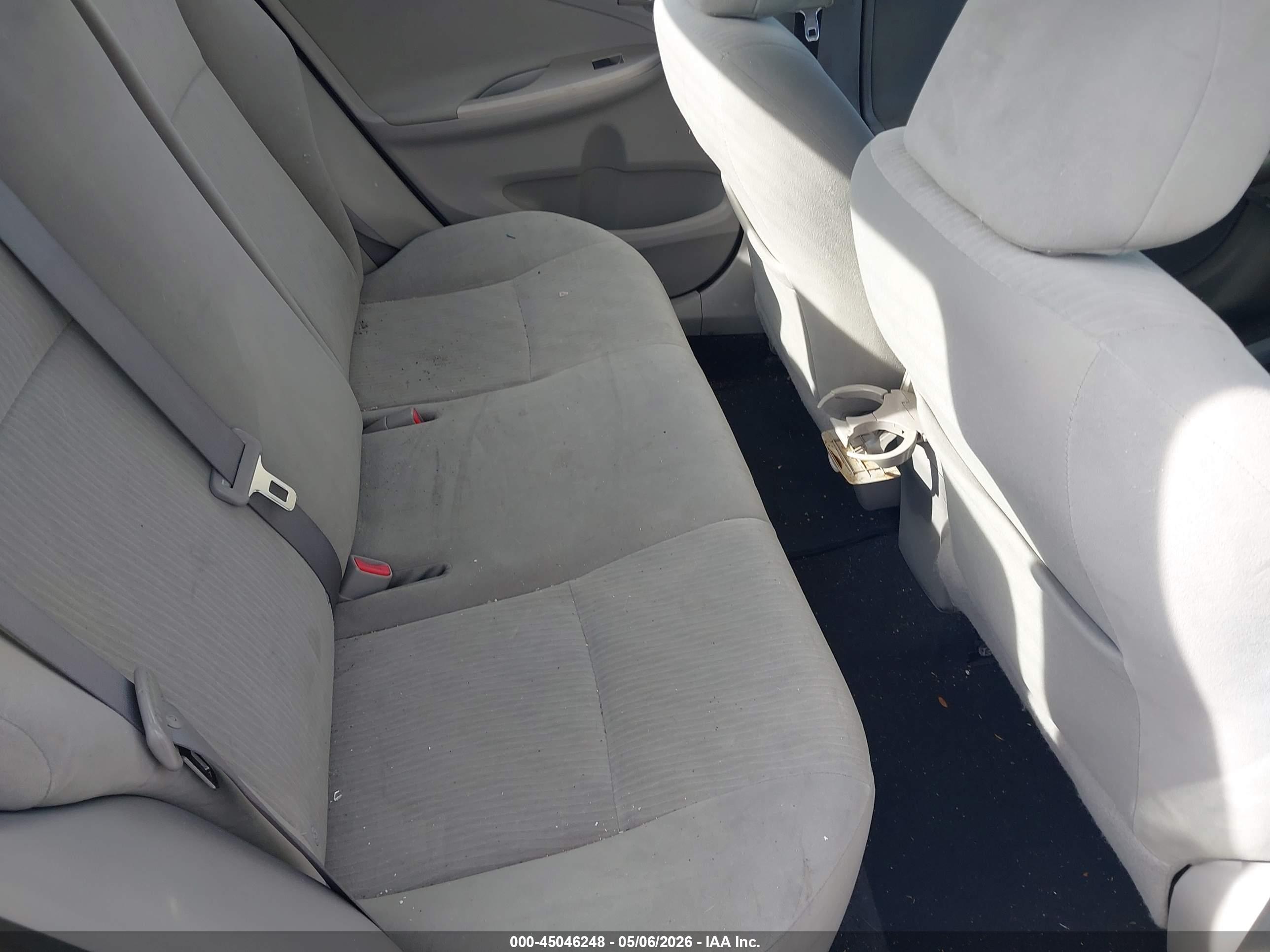 TOYOTA COROLLA image 8