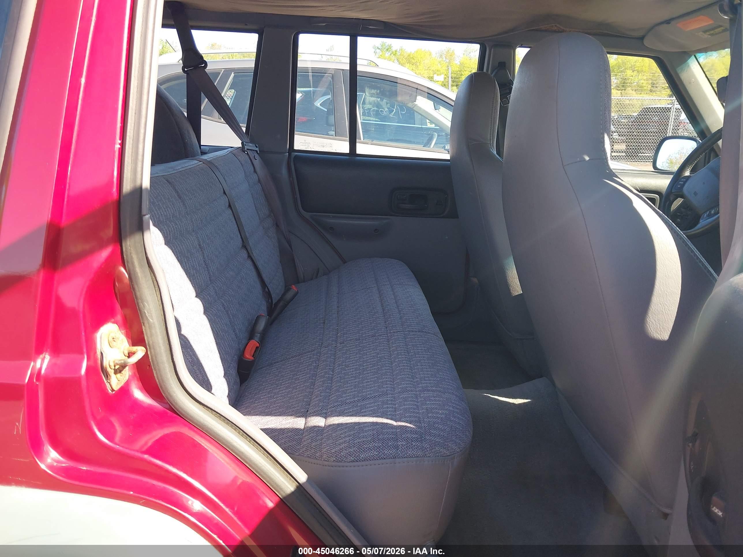 JEEP CHEROKEE image 8