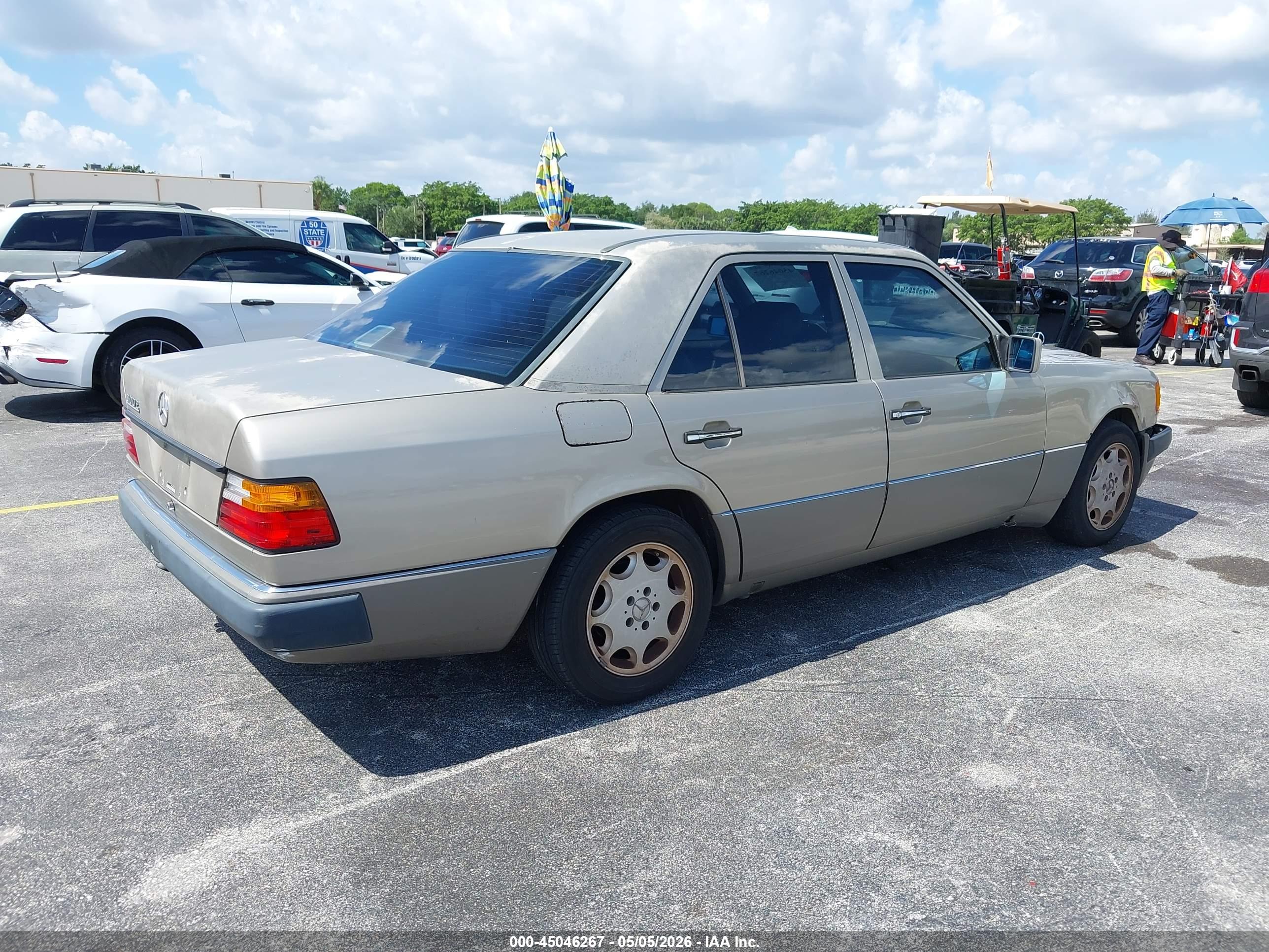 MERCEDES-BENZ 300 image 4