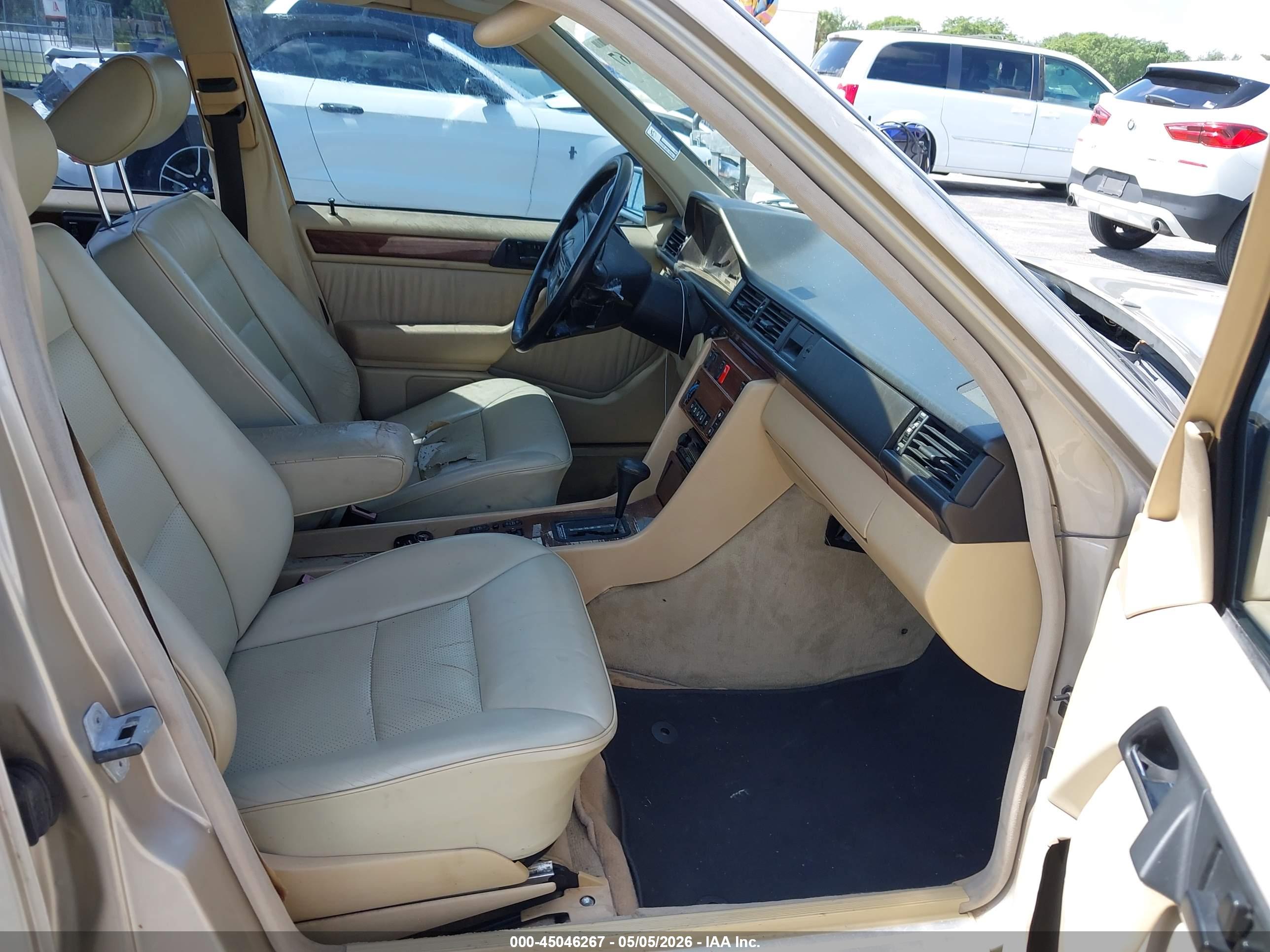 MERCEDES-BENZ 300 image 5
