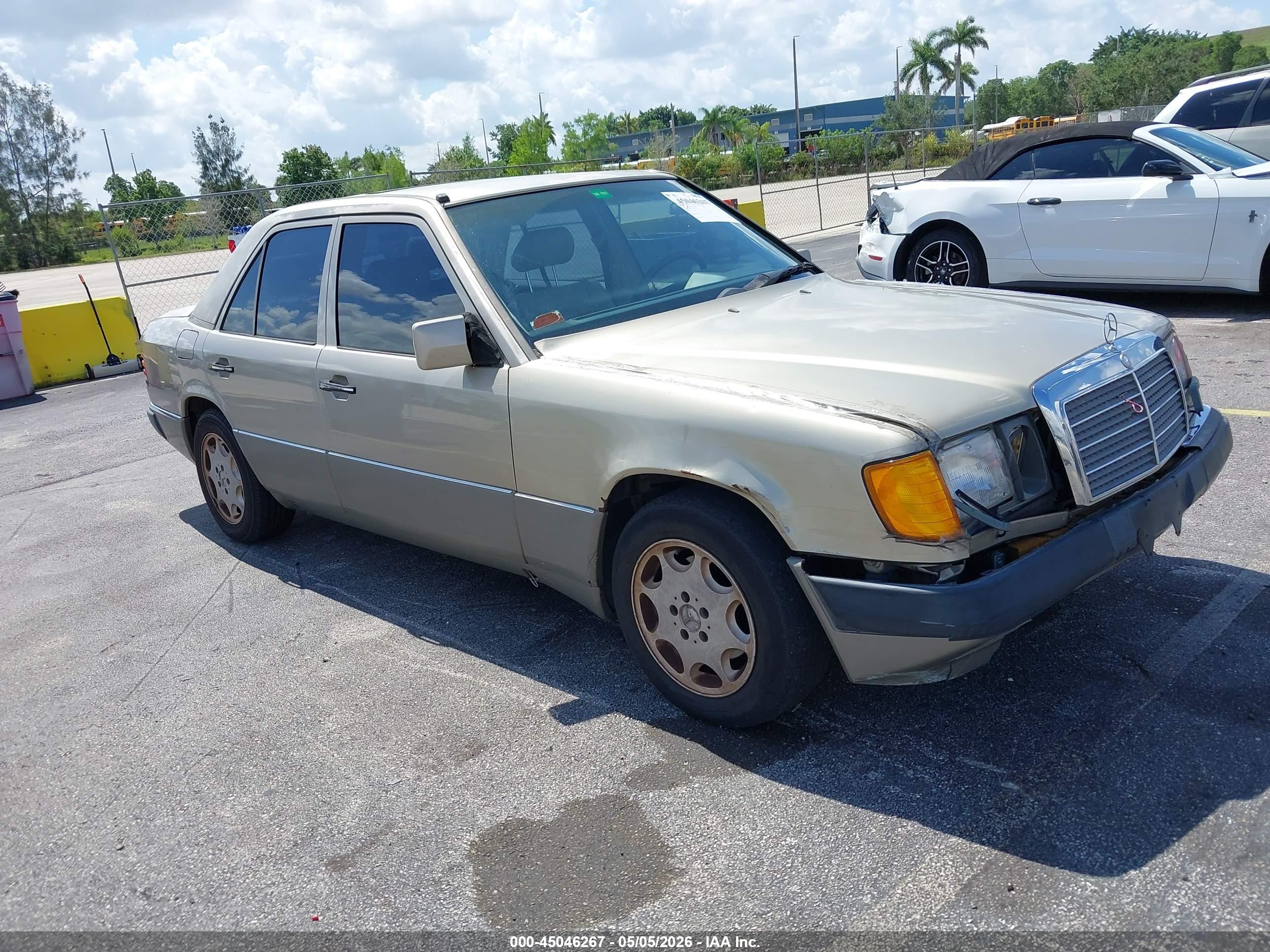 MERCEDES-BENZ 300 image 6