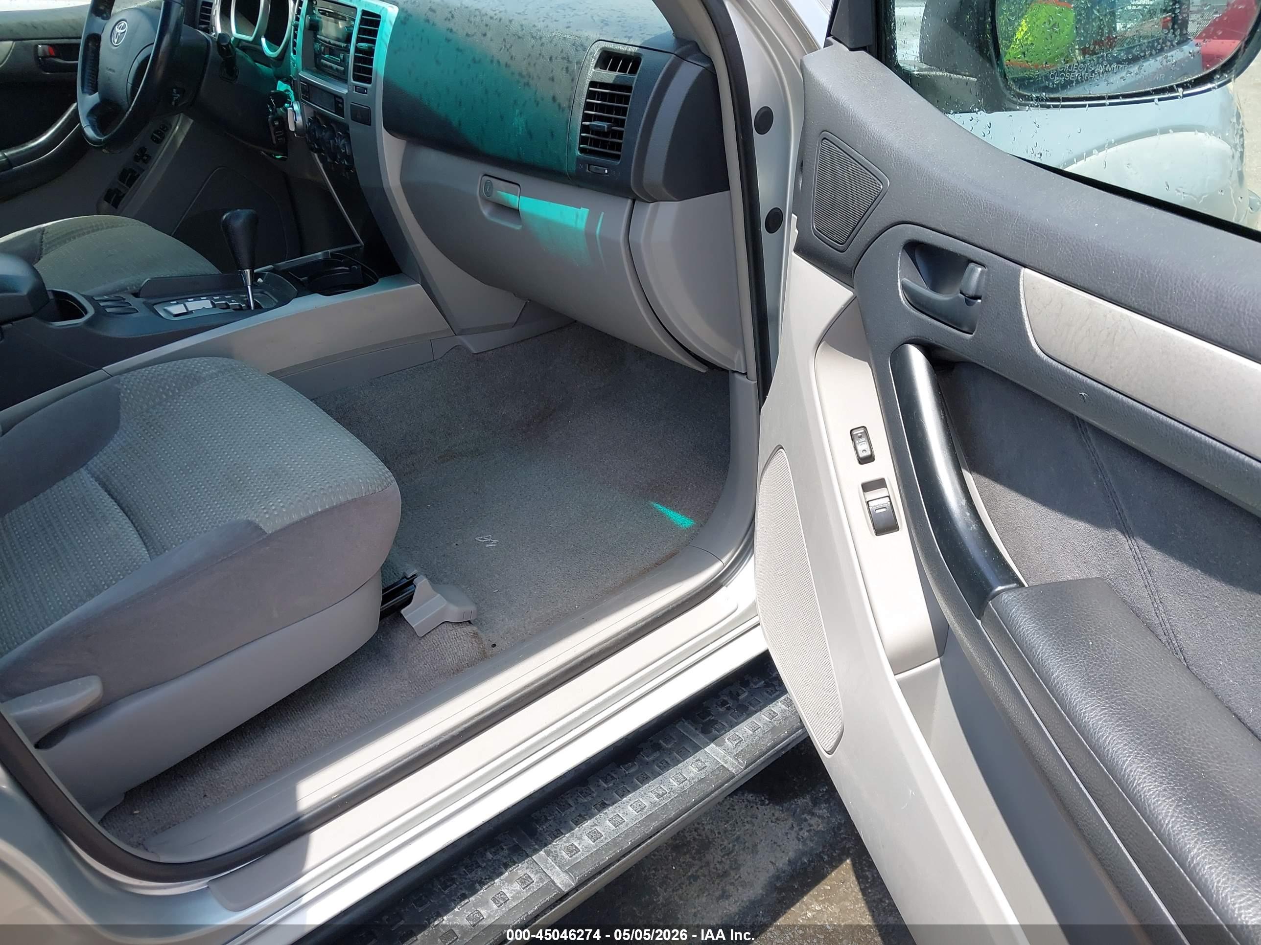 TOYOTA 4RUNNER image 5