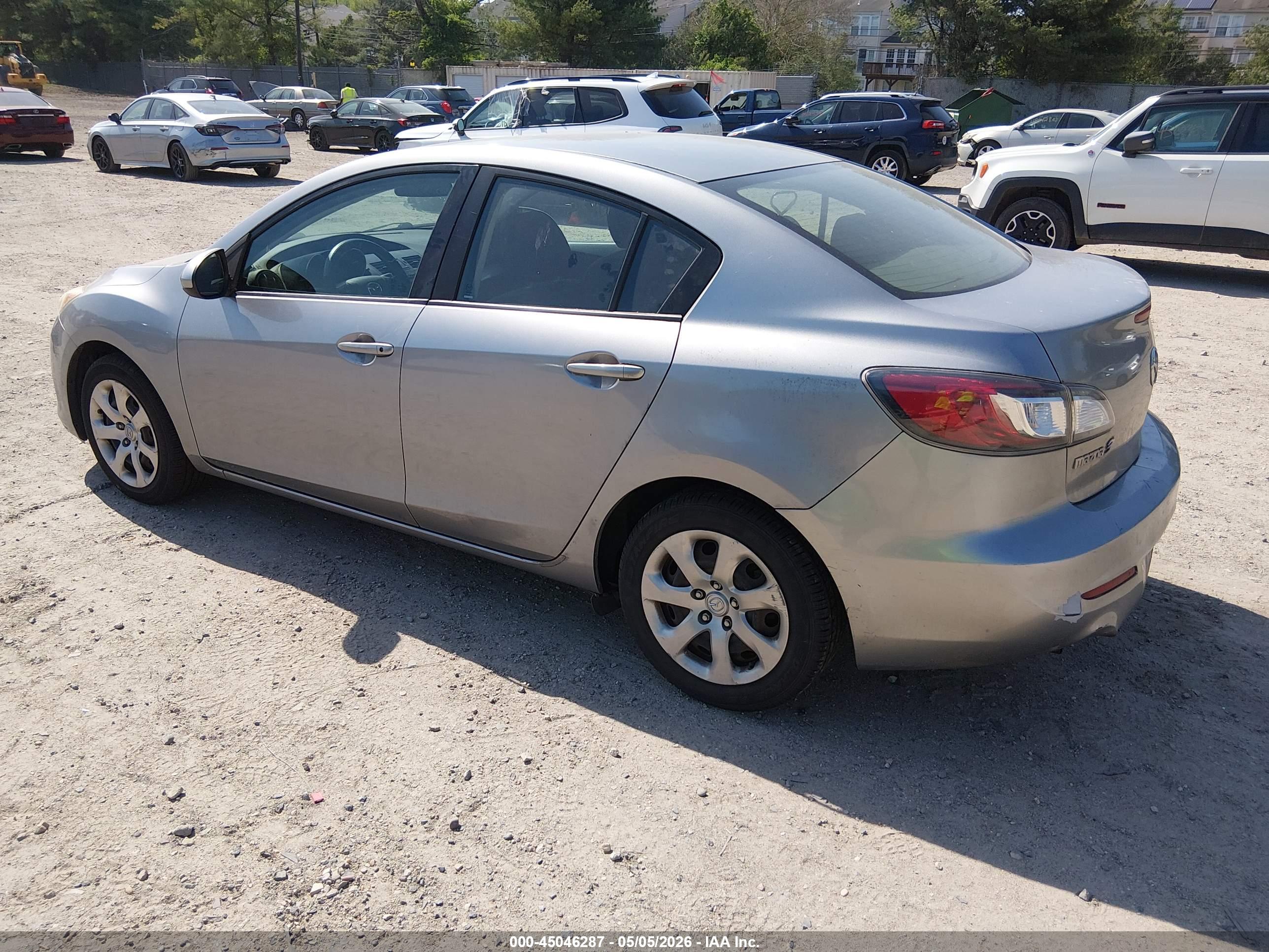 MAZDA MAZDA3 image 3