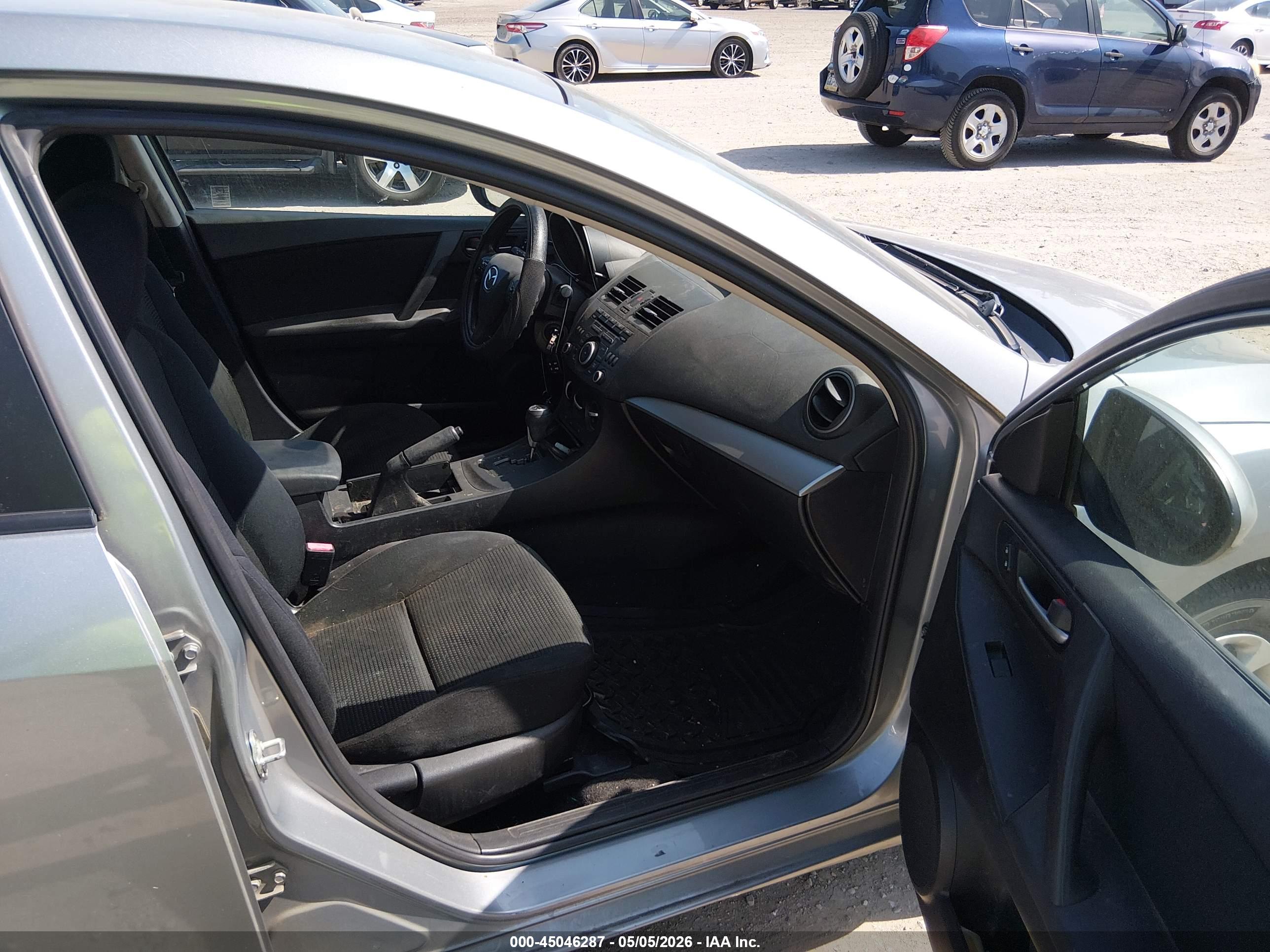 MAZDA MAZDA3 image 5