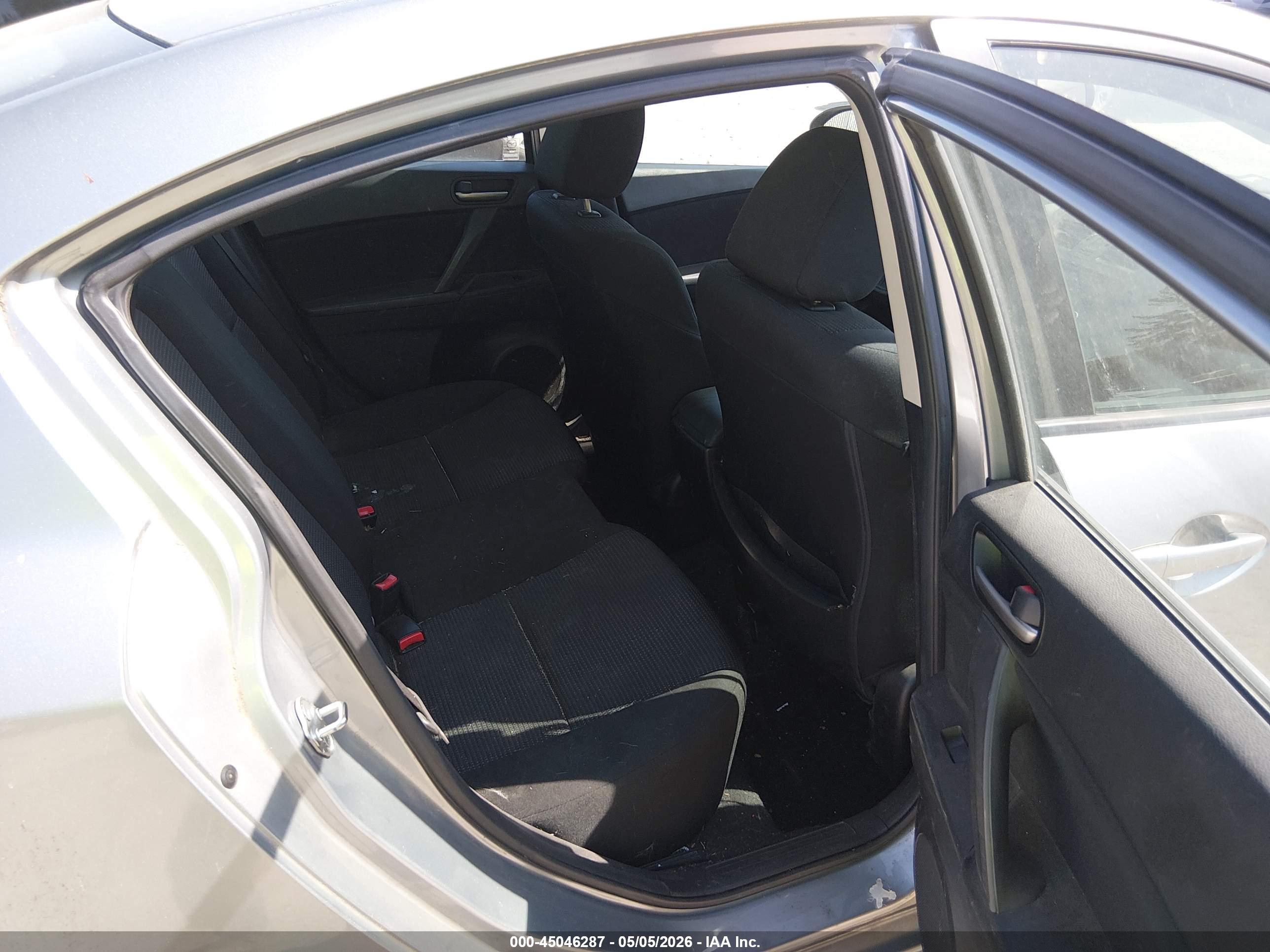 MAZDA MAZDA3 image 8