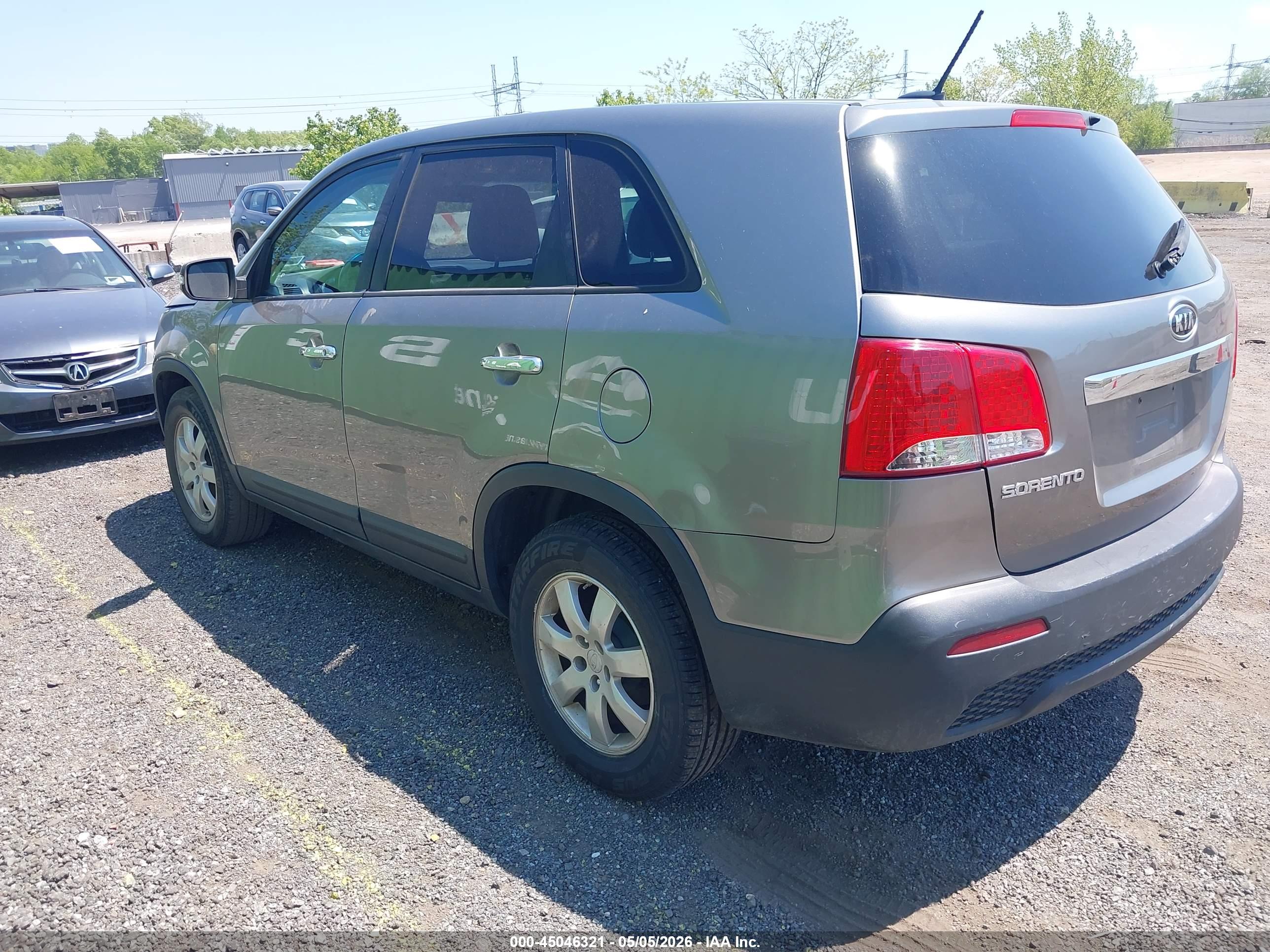 KIA SORENTO image 3