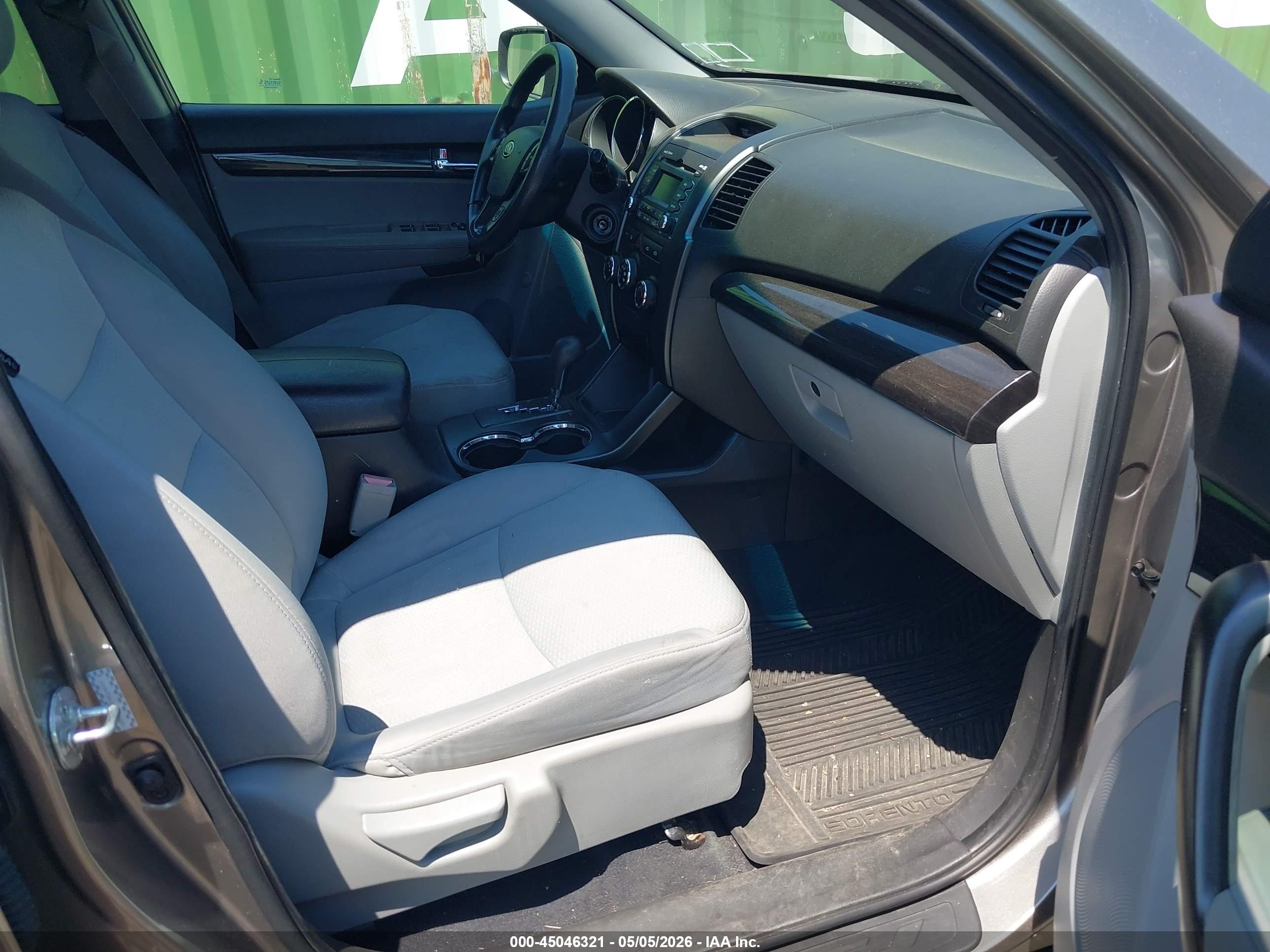 KIA SORENTO image 5