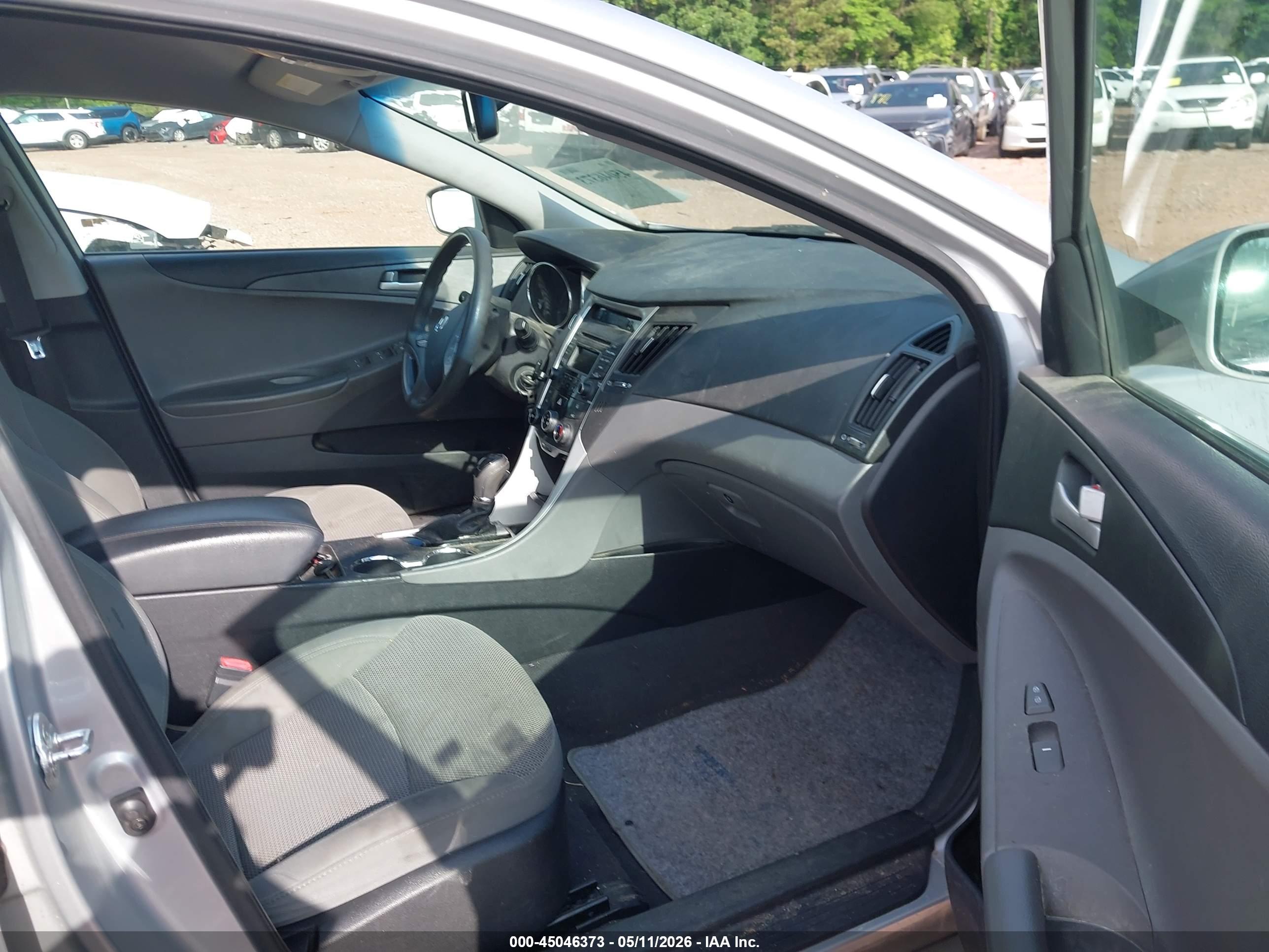 HYUNDAI SONATA image 5