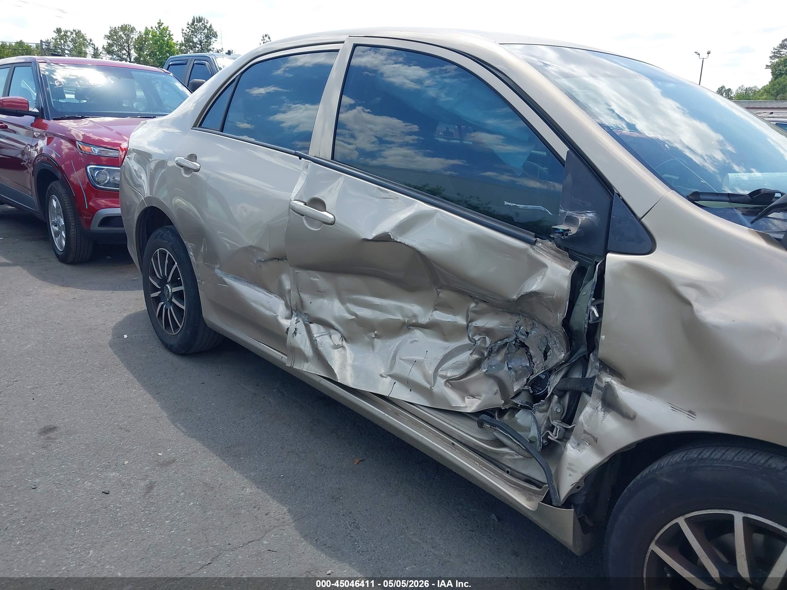 TOYOTA COROLLA image 6