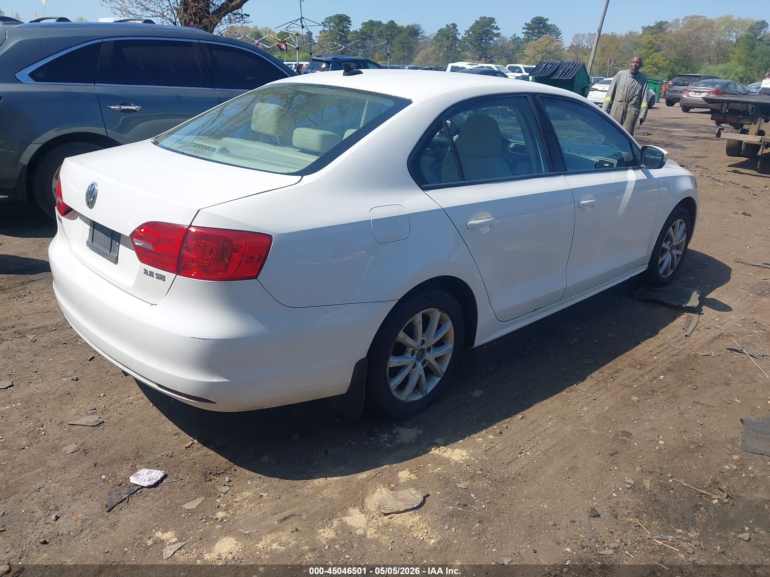 VOLKSWAGEN JETTA image 4