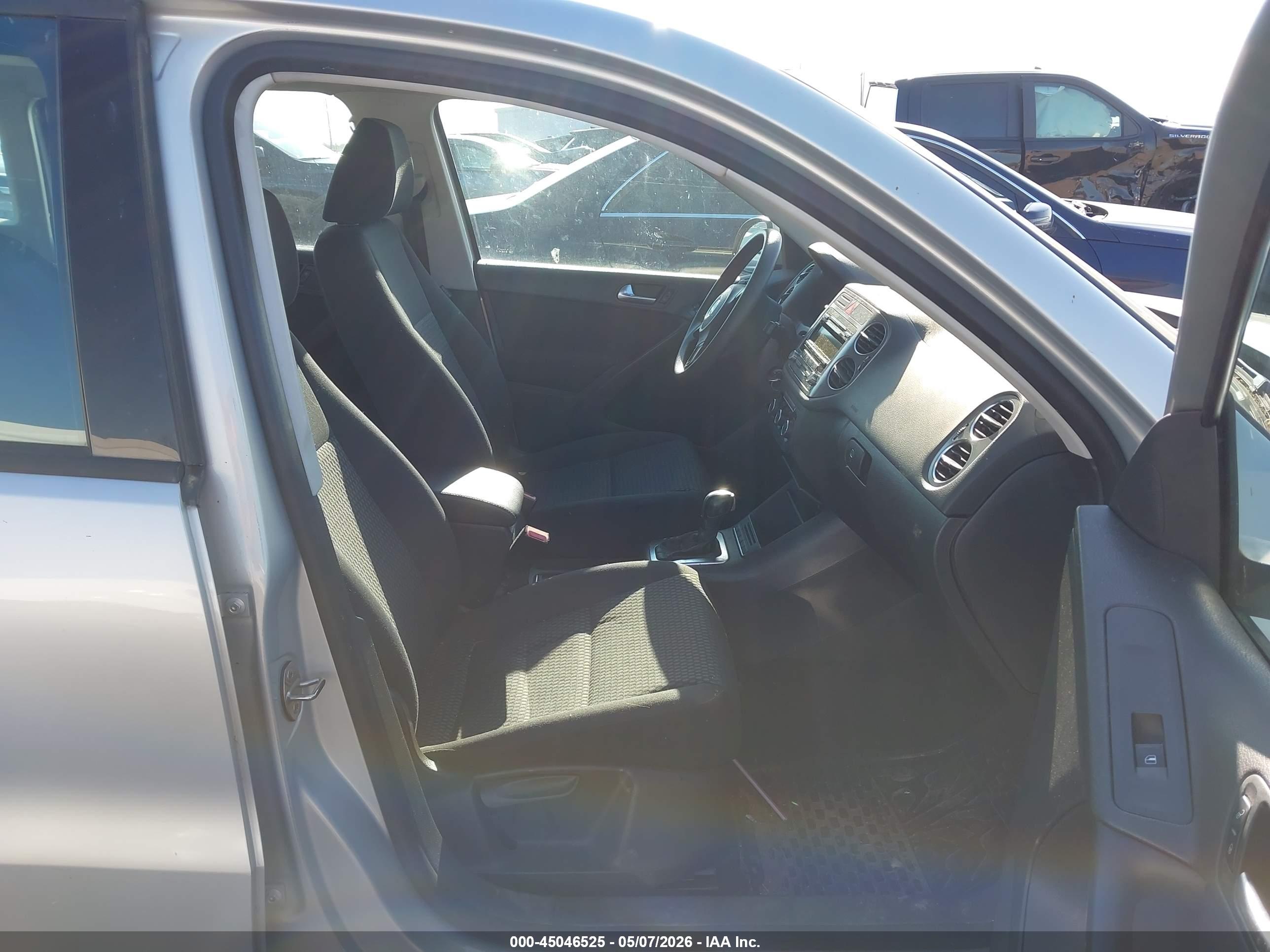 VOLKSWAGEN TIGUAN image 5