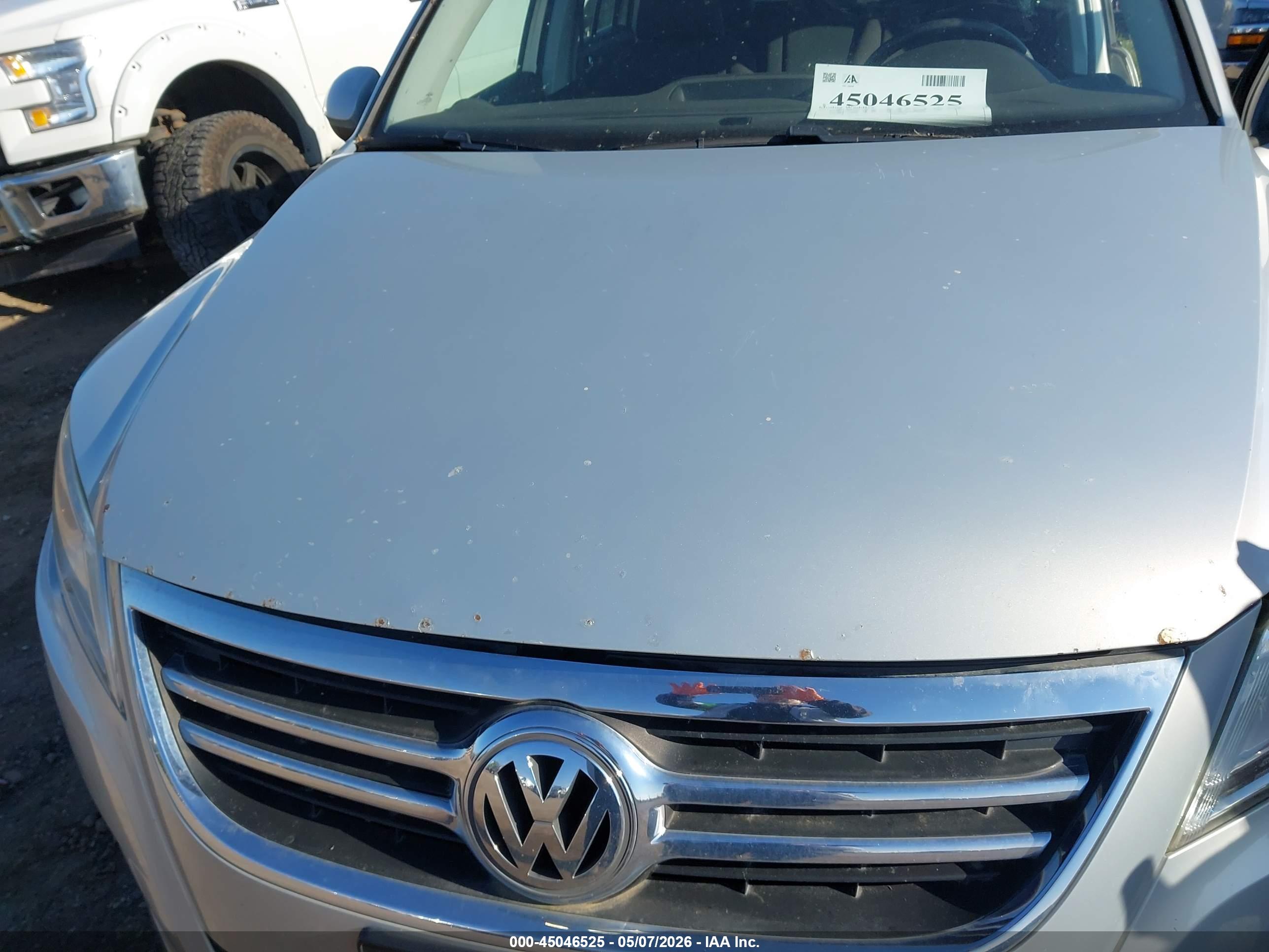 VOLKSWAGEN TIGUAN image 6
