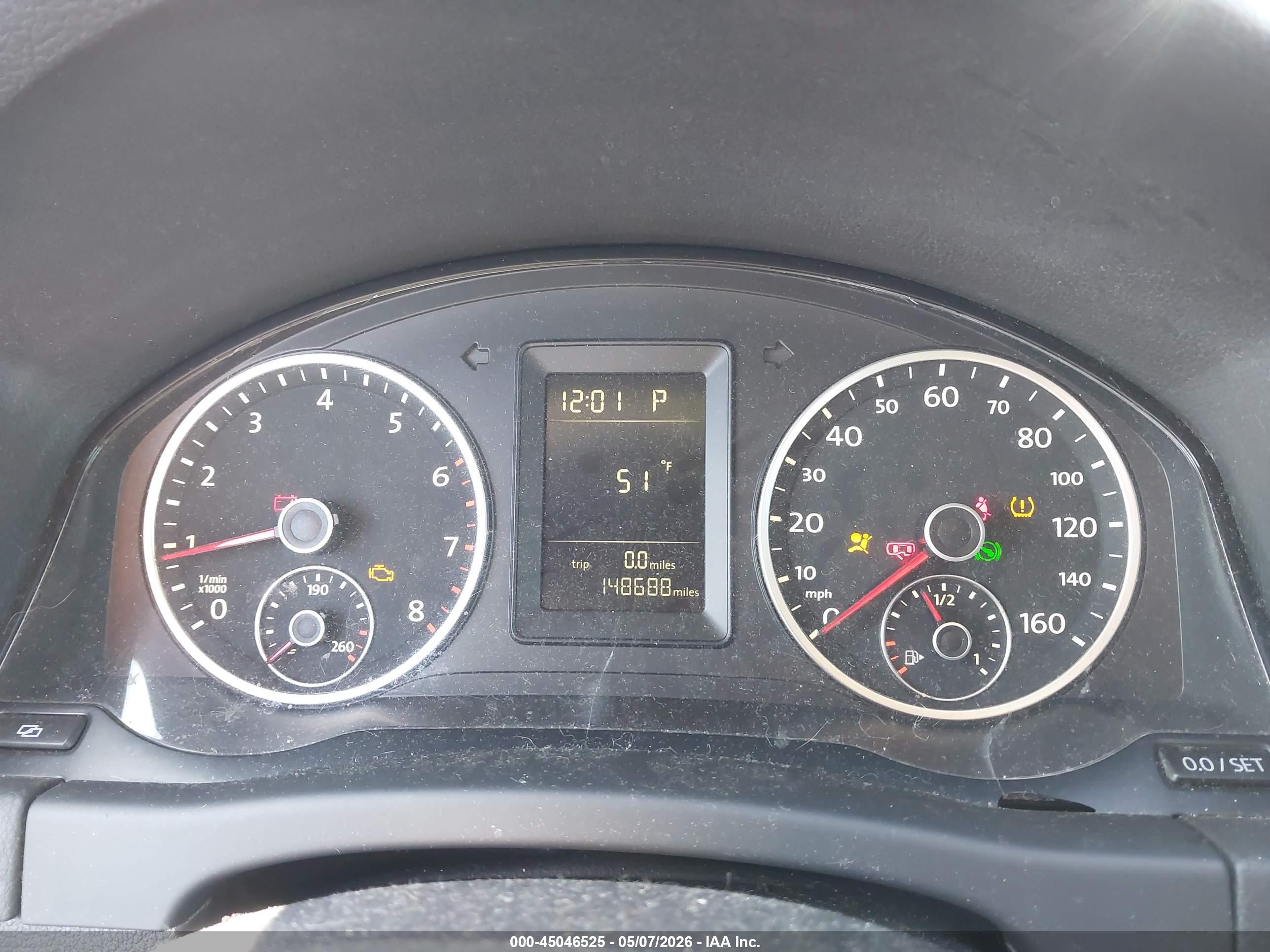 VOLKSWAGEN TIGUAN image 7
