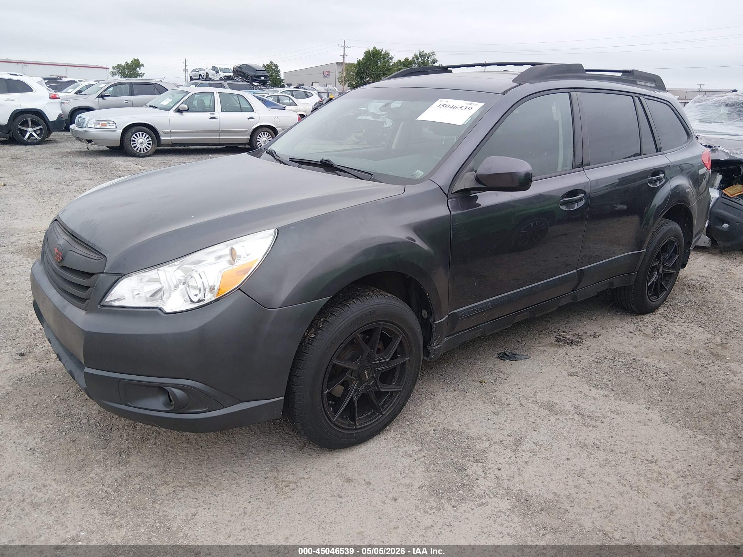 SUBARU OUTBACK image 2