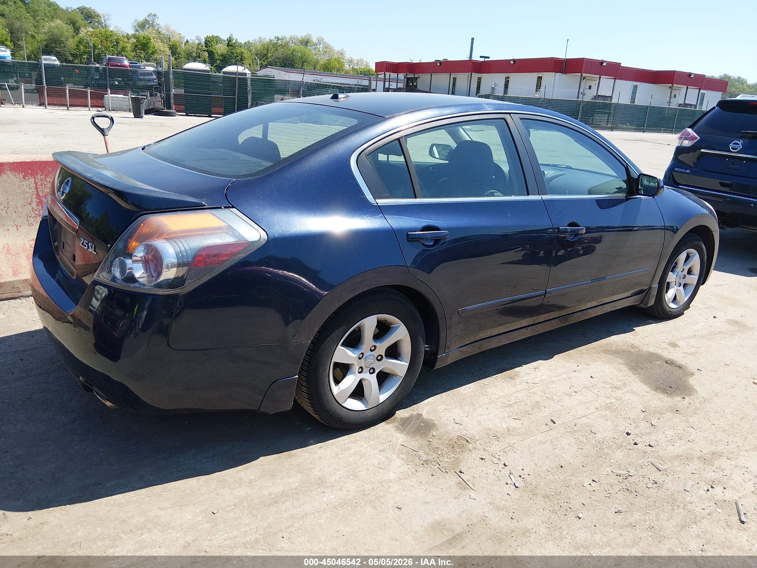 NISSAN ALTIMA image 4