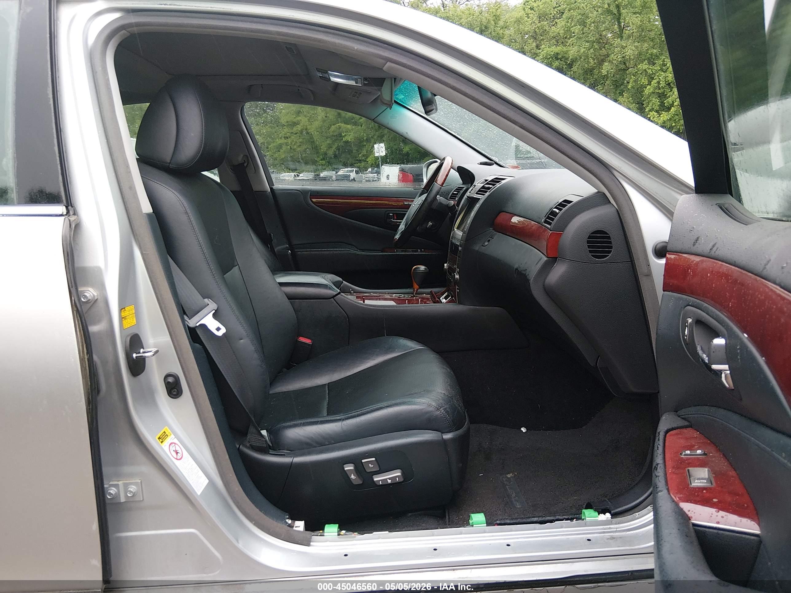 LEXUS LS image 5