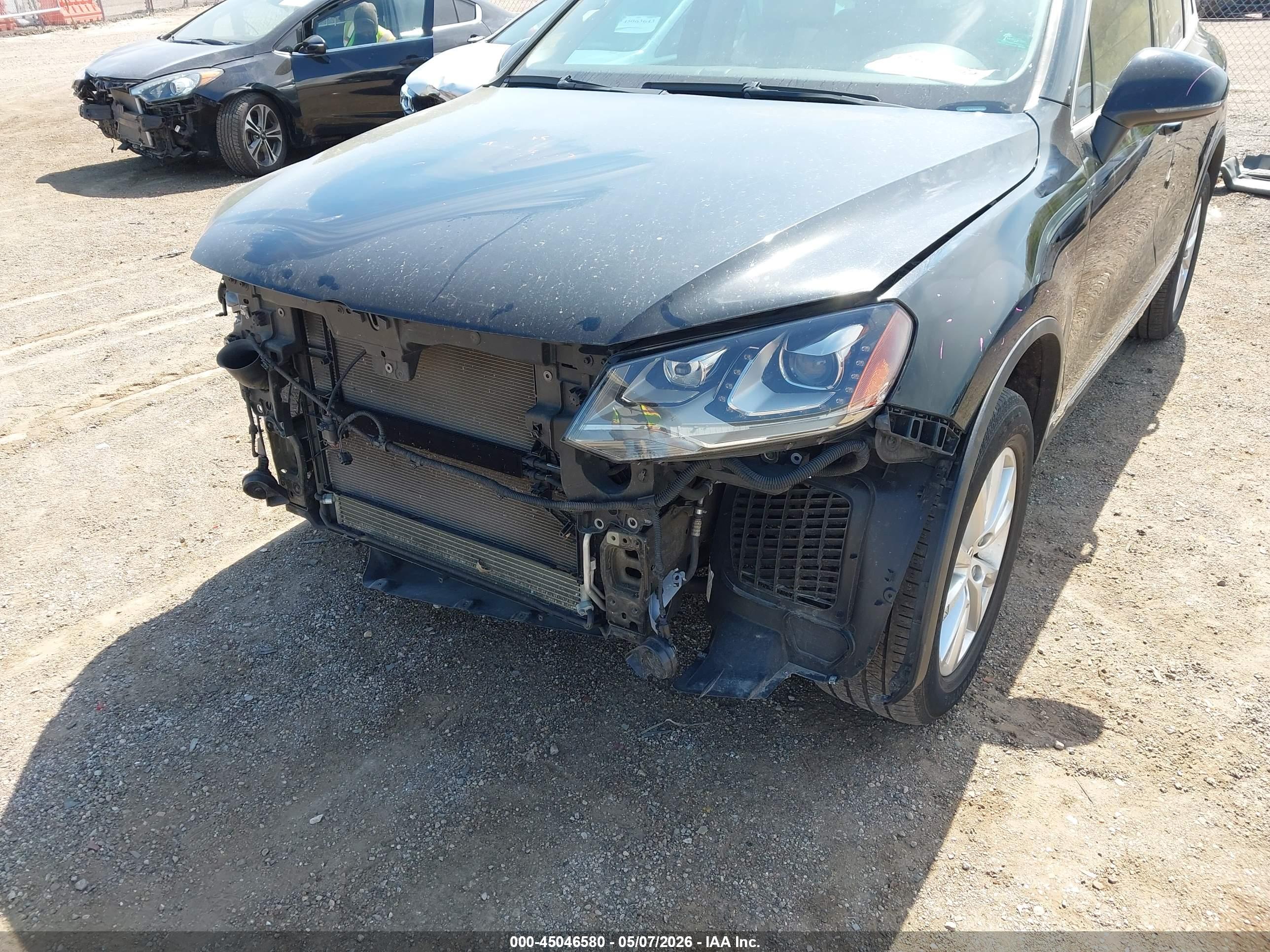 VOLKSWAGEN TOUAREG image 6