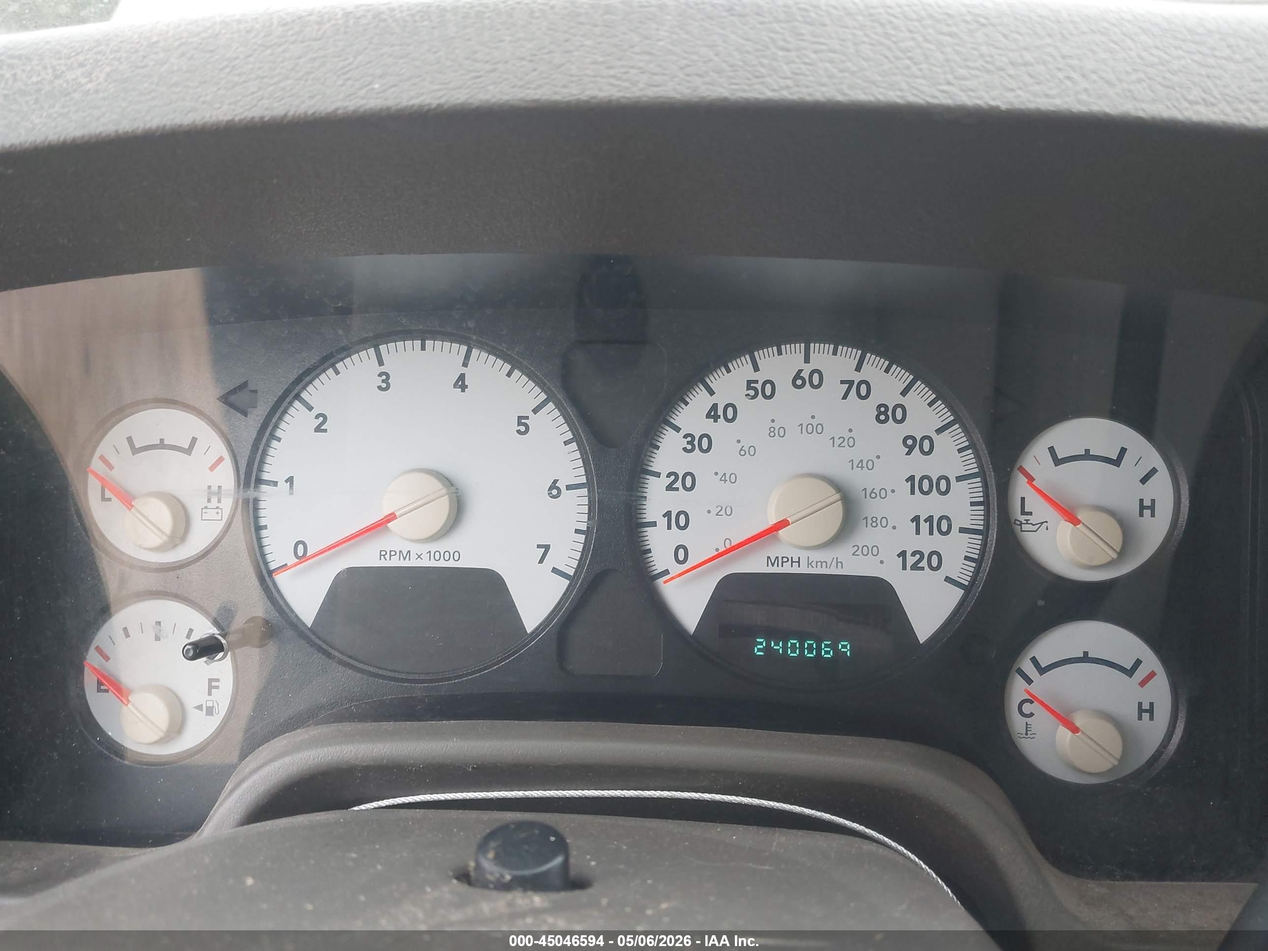 DODGE RAM image 7