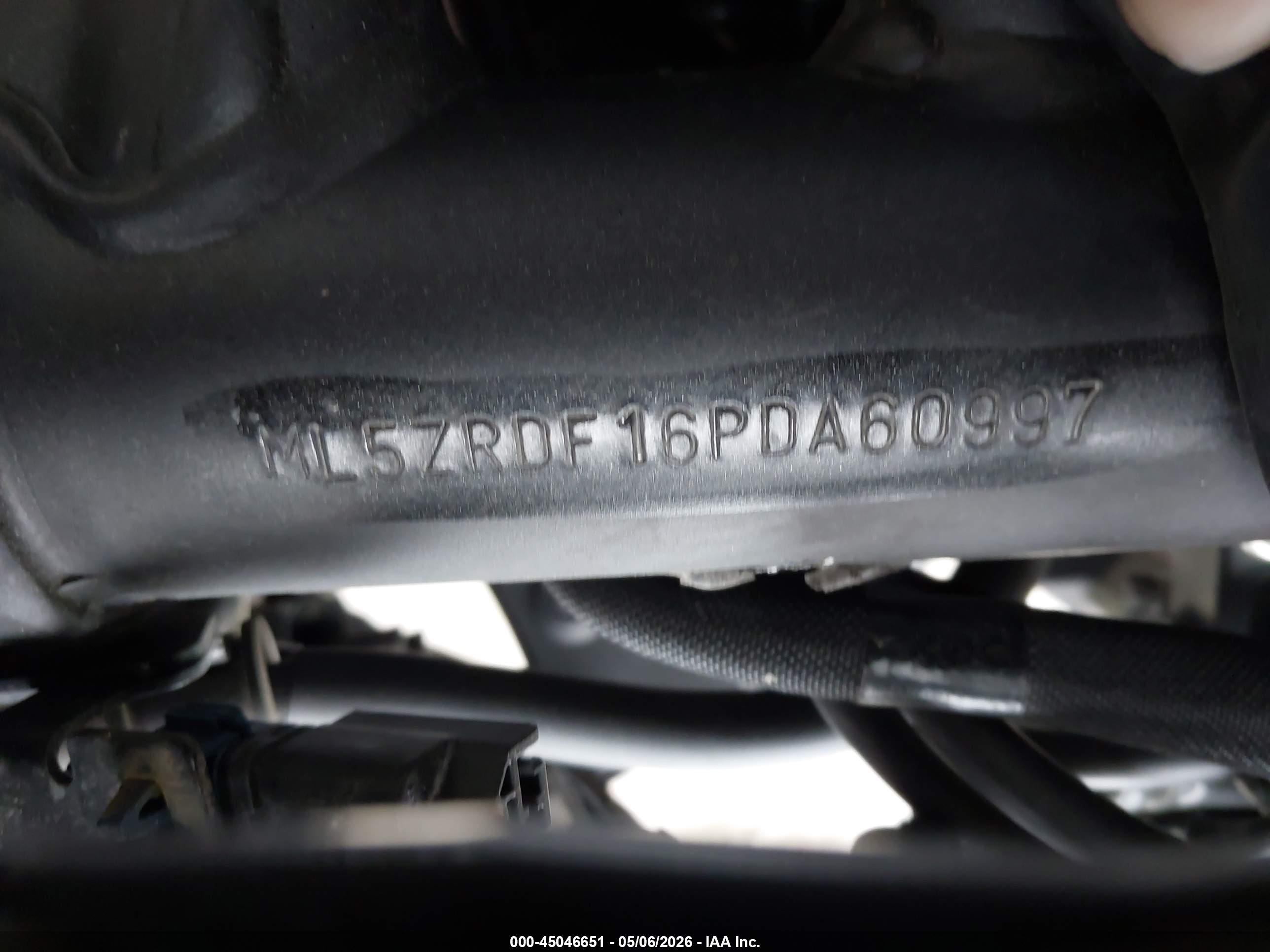 KAWASAKI ZR900 image 10