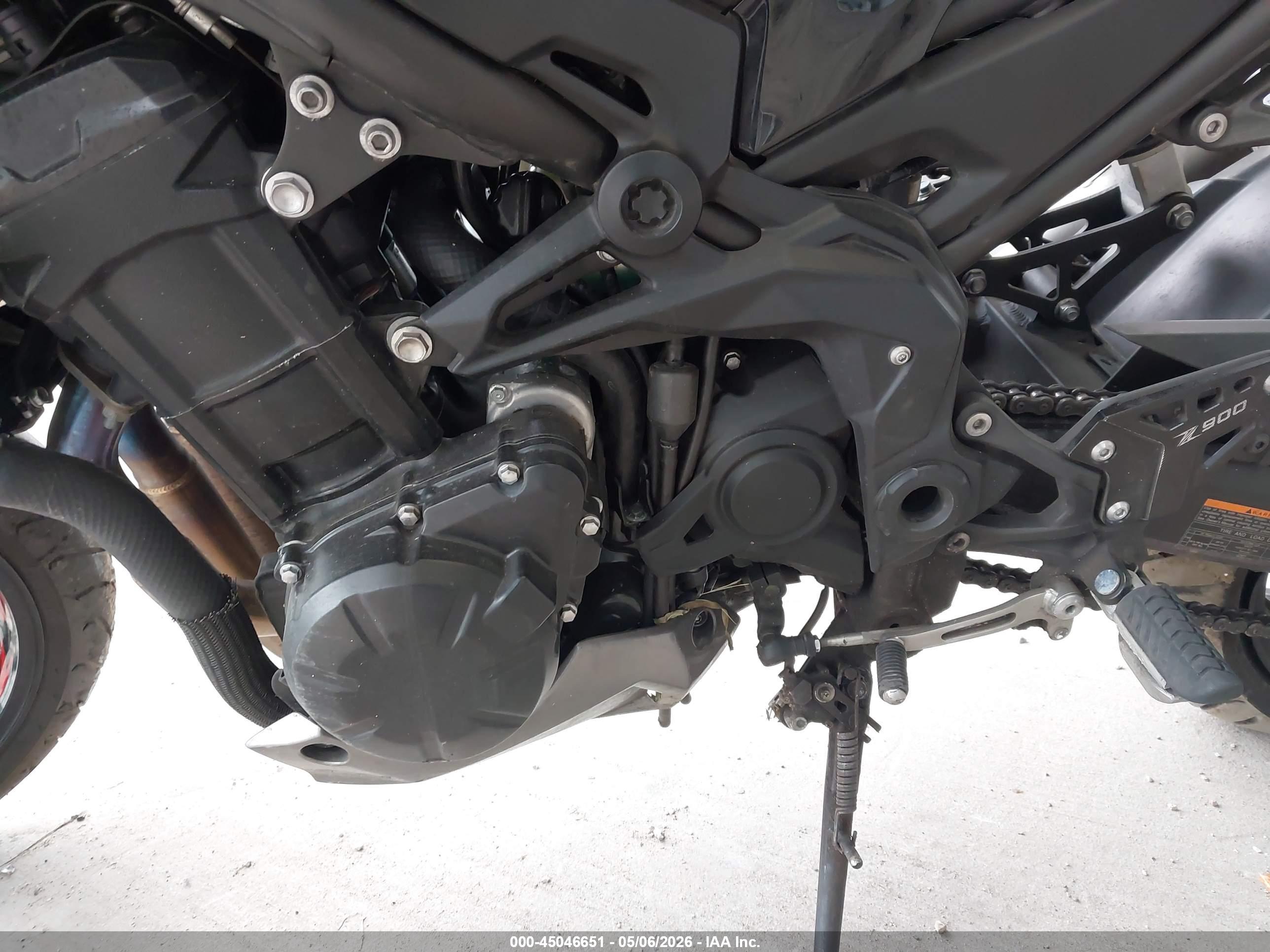 KAWASAKI ZR900 image 9
