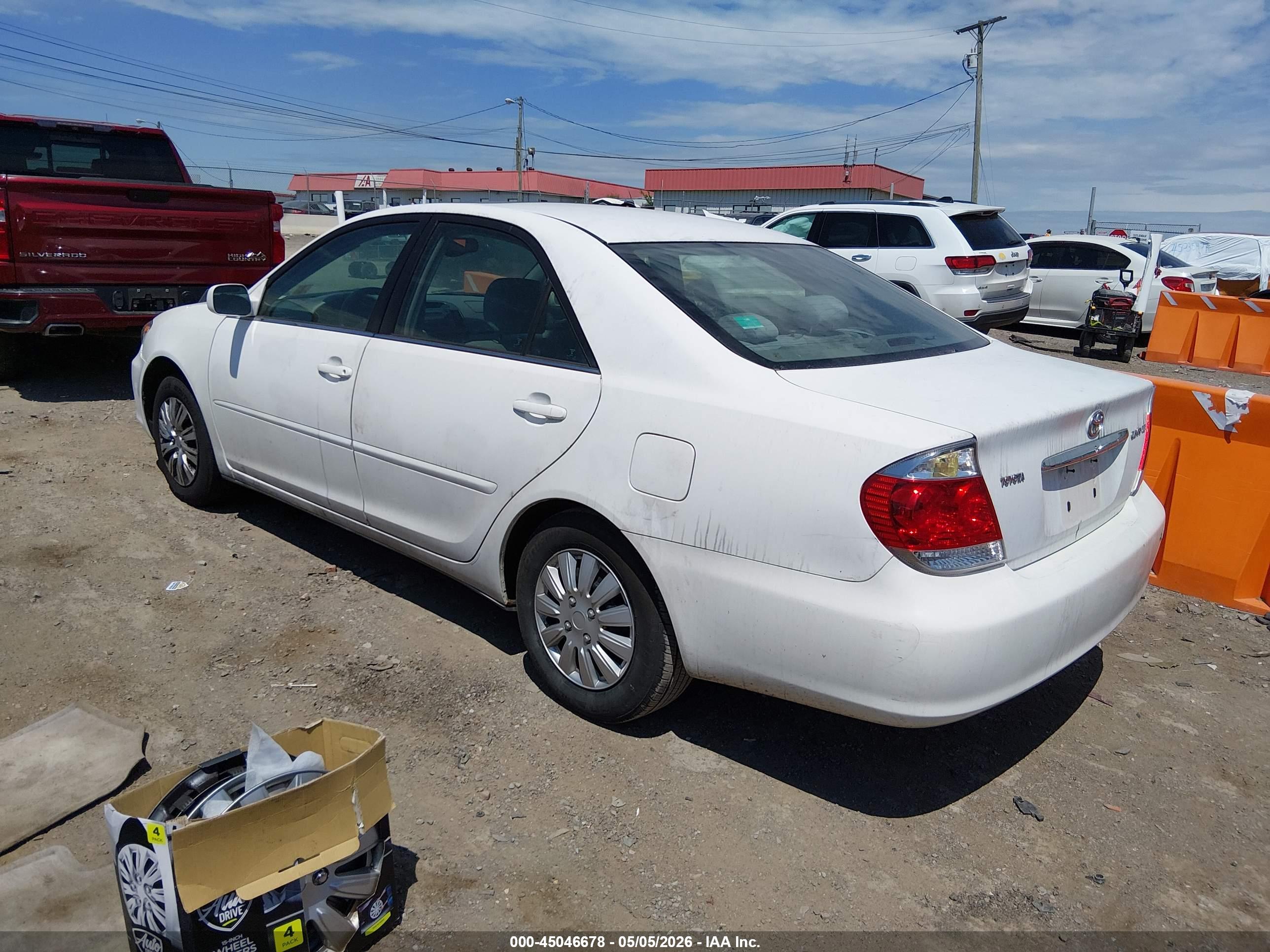TOYOTA CAMRY image 3