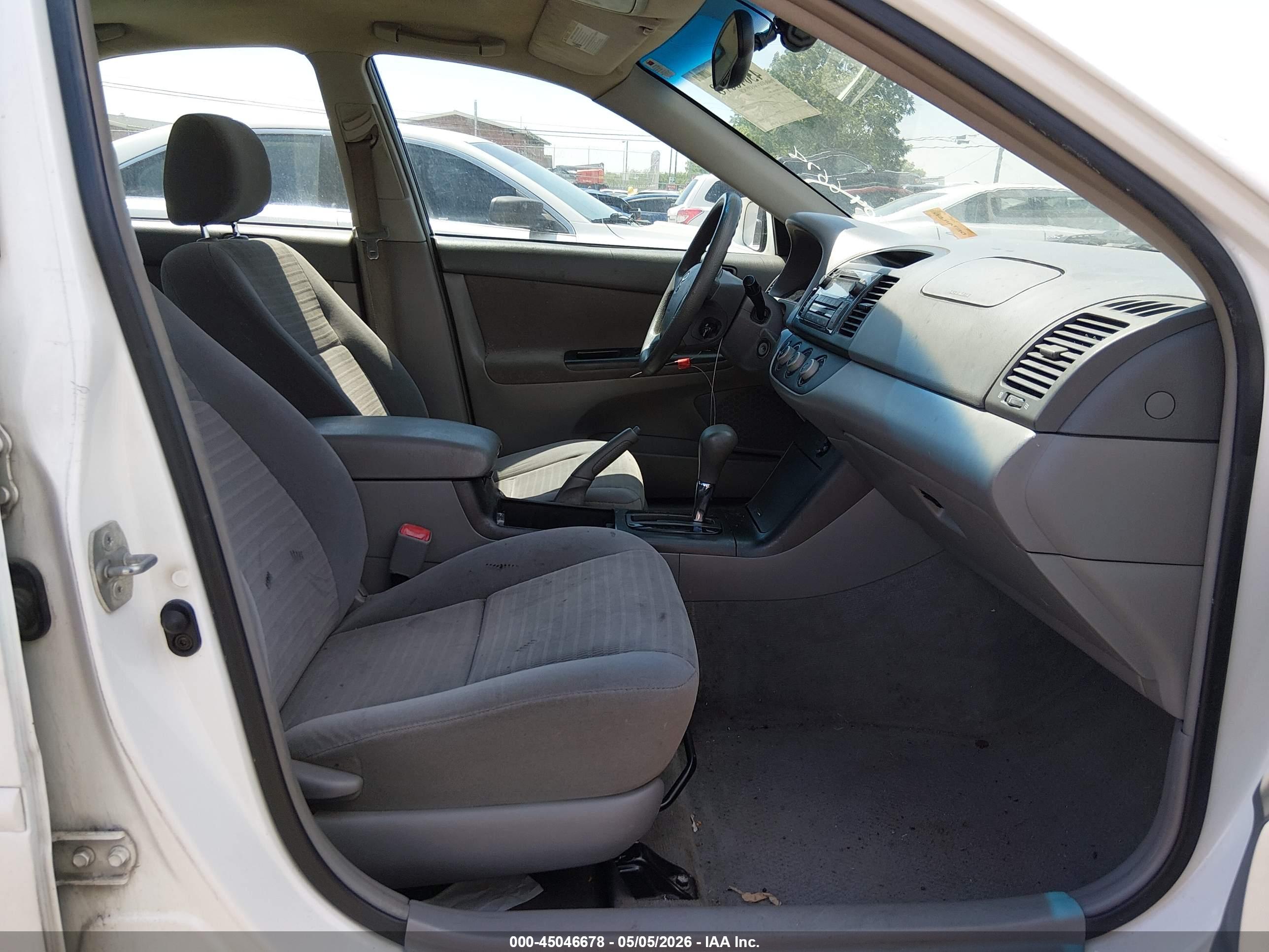 TOYOTA CAMRY image 5