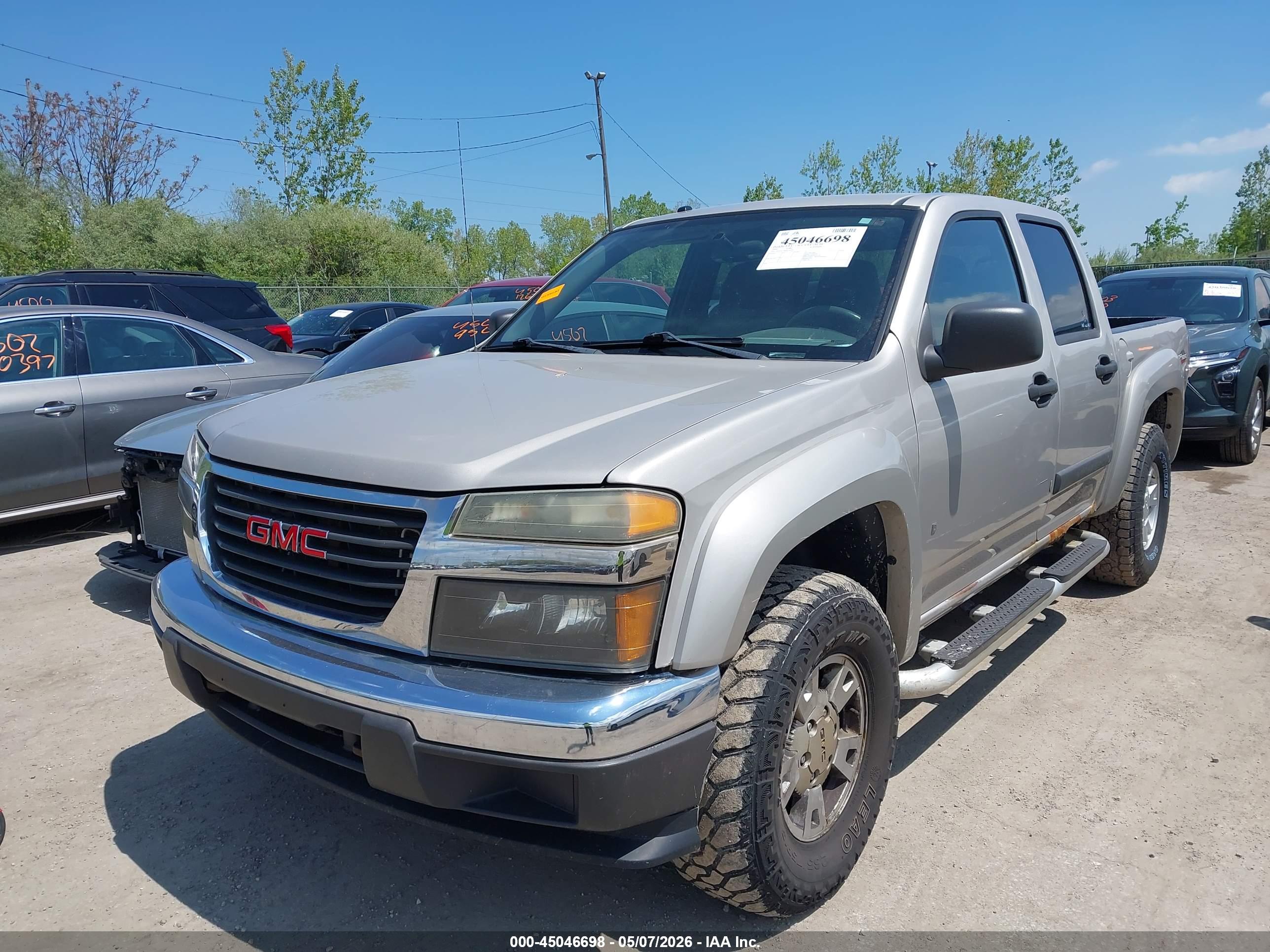 GMC CANYON image 2