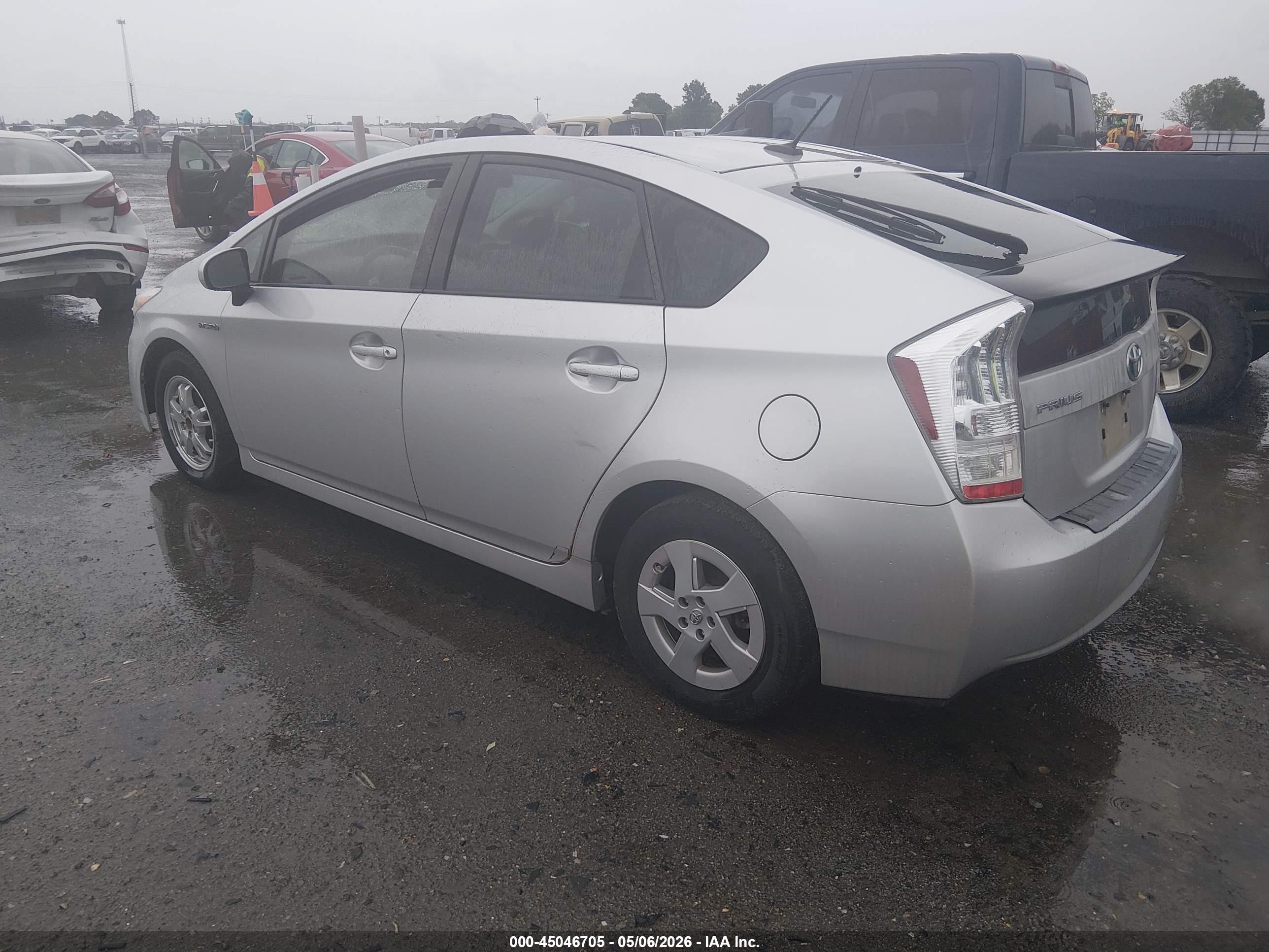 TOYOTA PRIUS image 3
