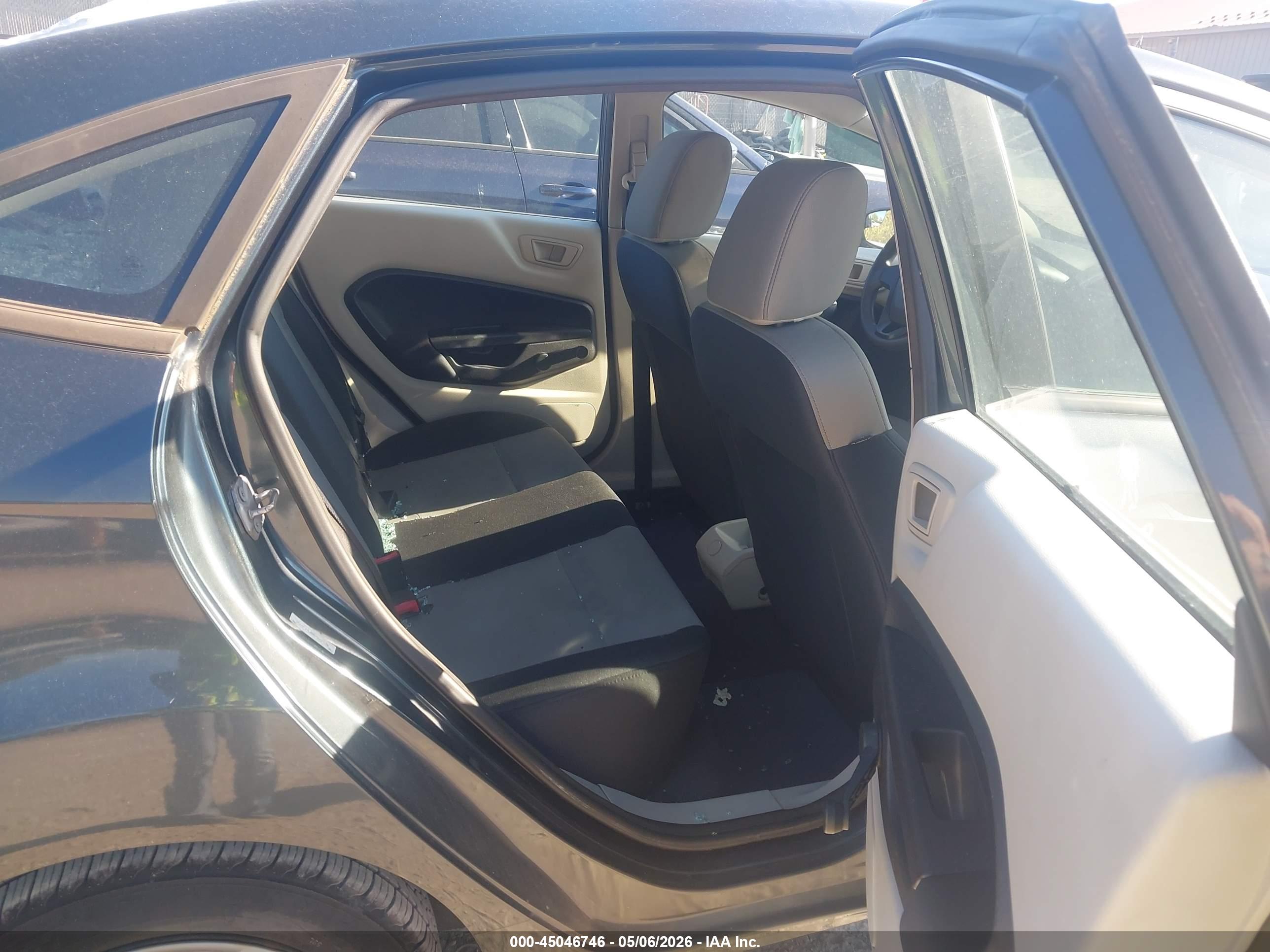 FORD FIESTA image 8