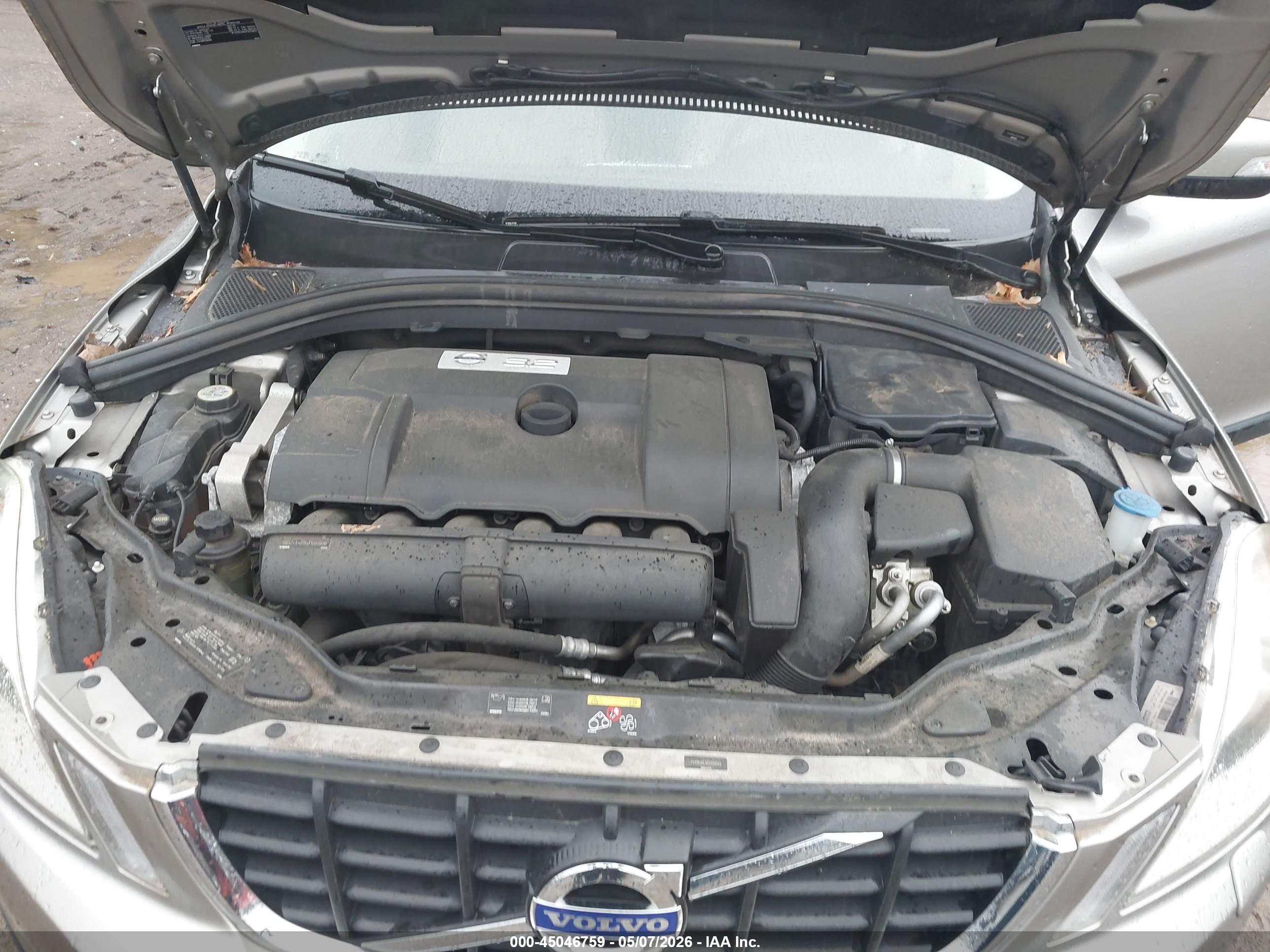 VOLVO XC60 image 10