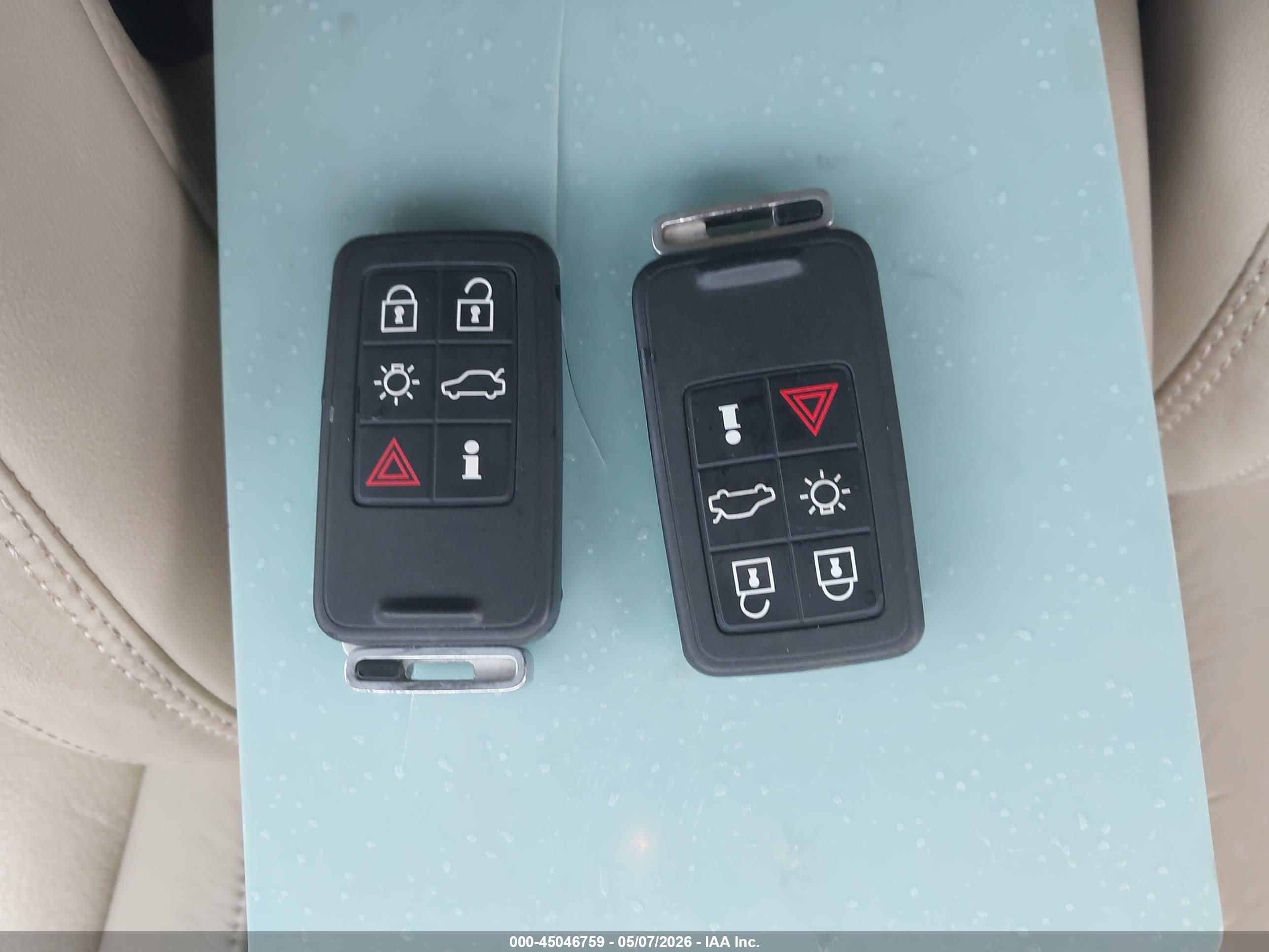 VOLVO XC60 image 11