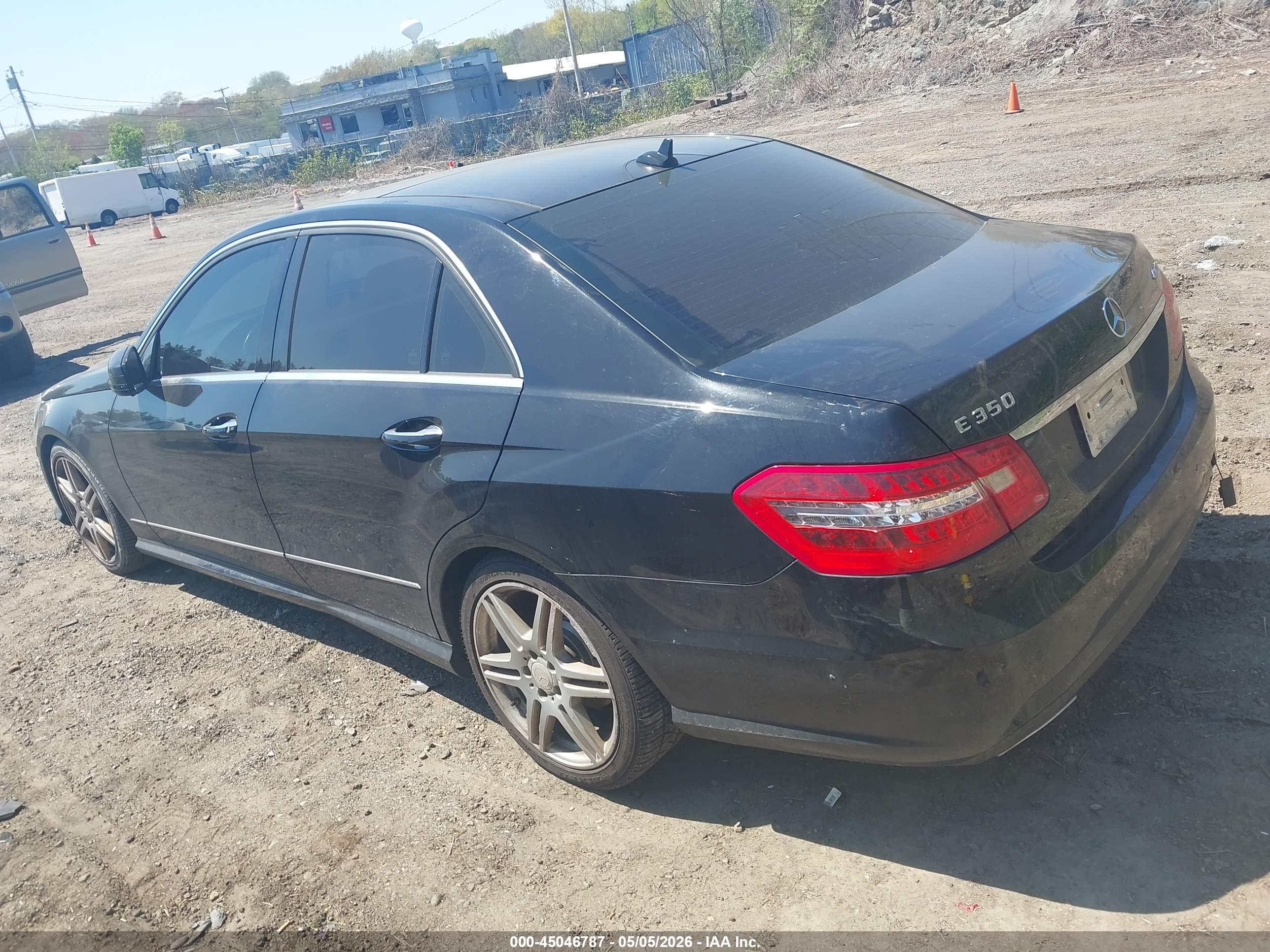 MERCEDES-BENZ E image 3