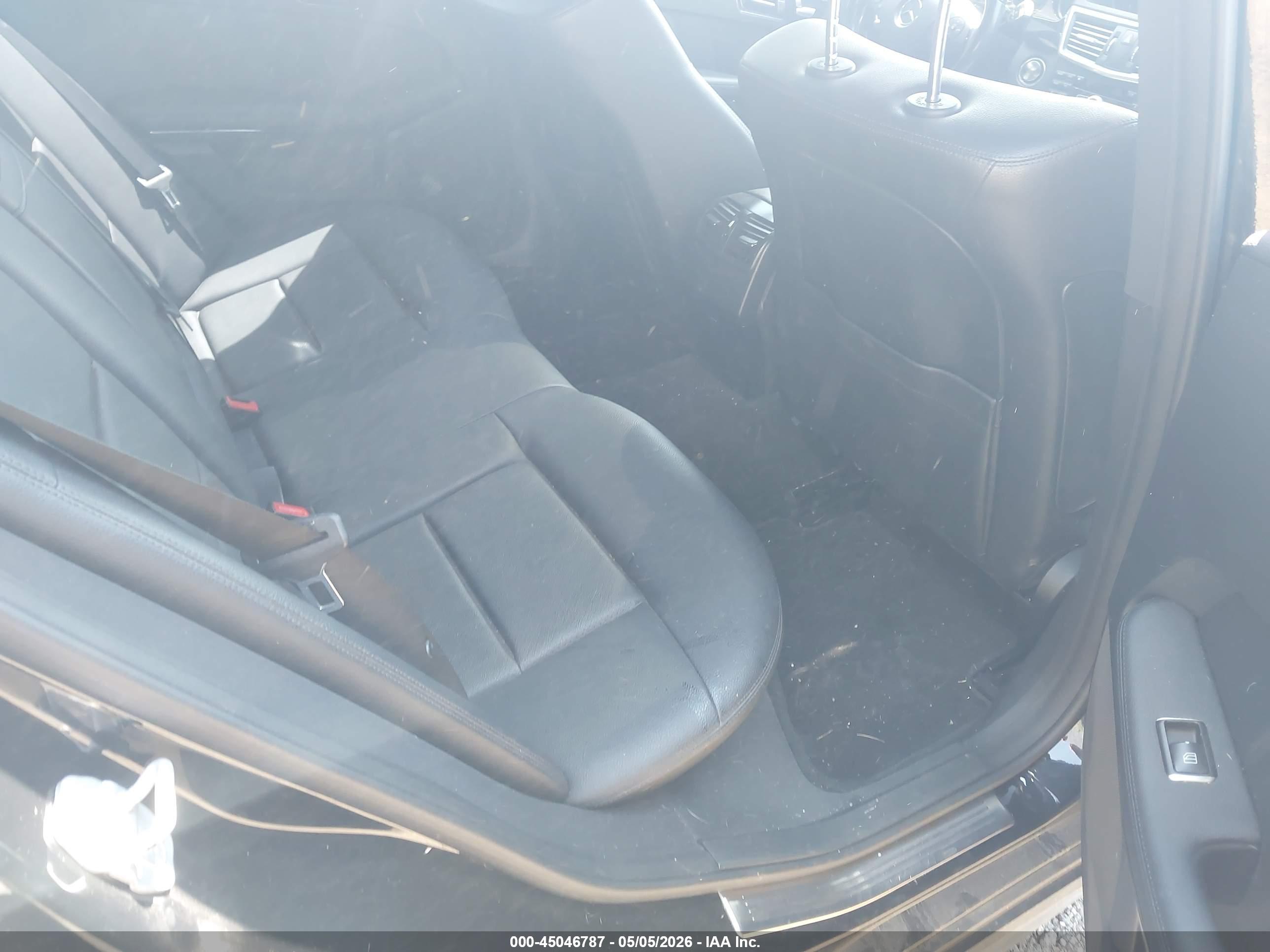 MERCEDES-BENZ E image 8