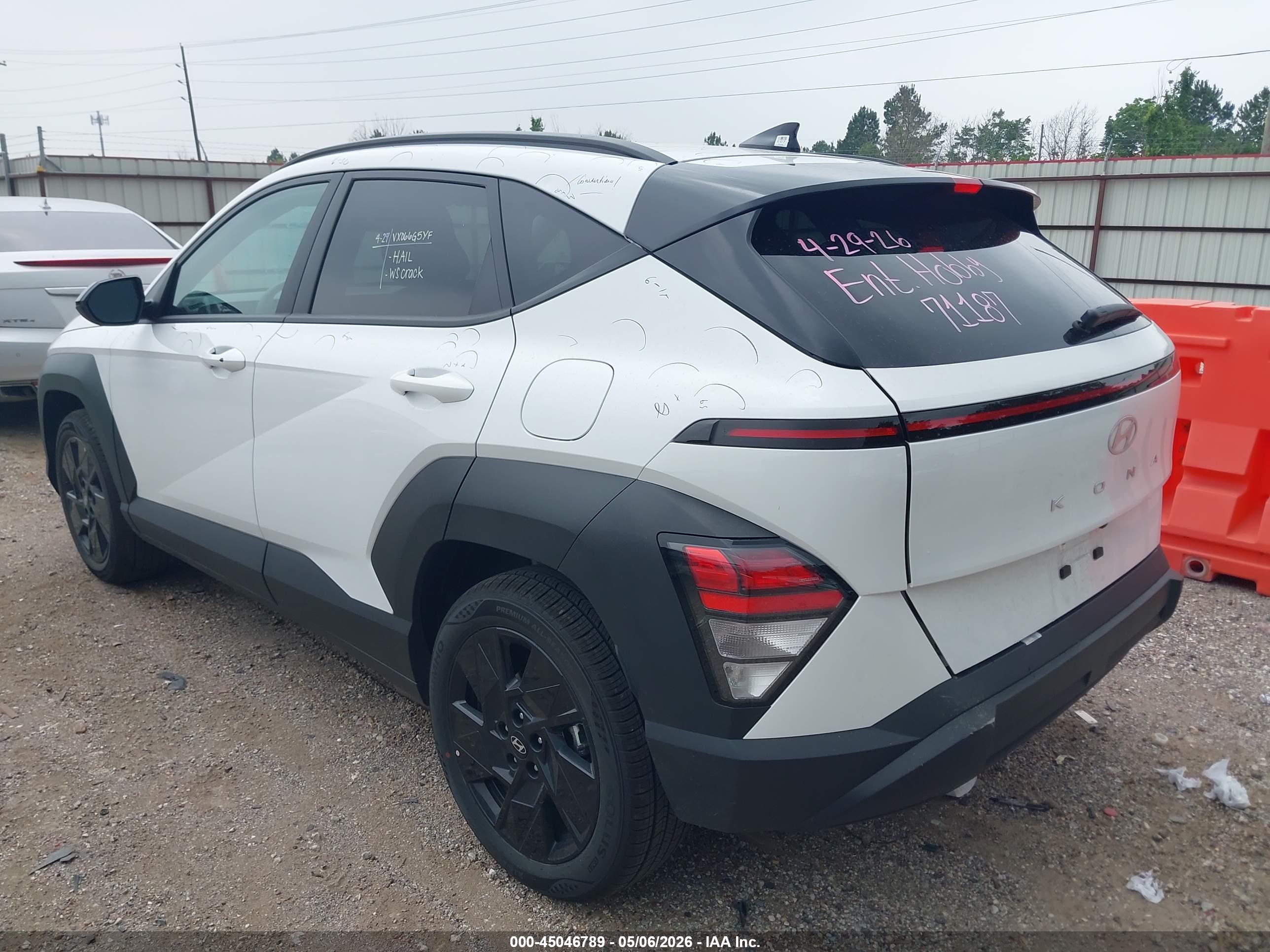 HYUNDAI KONA image 3