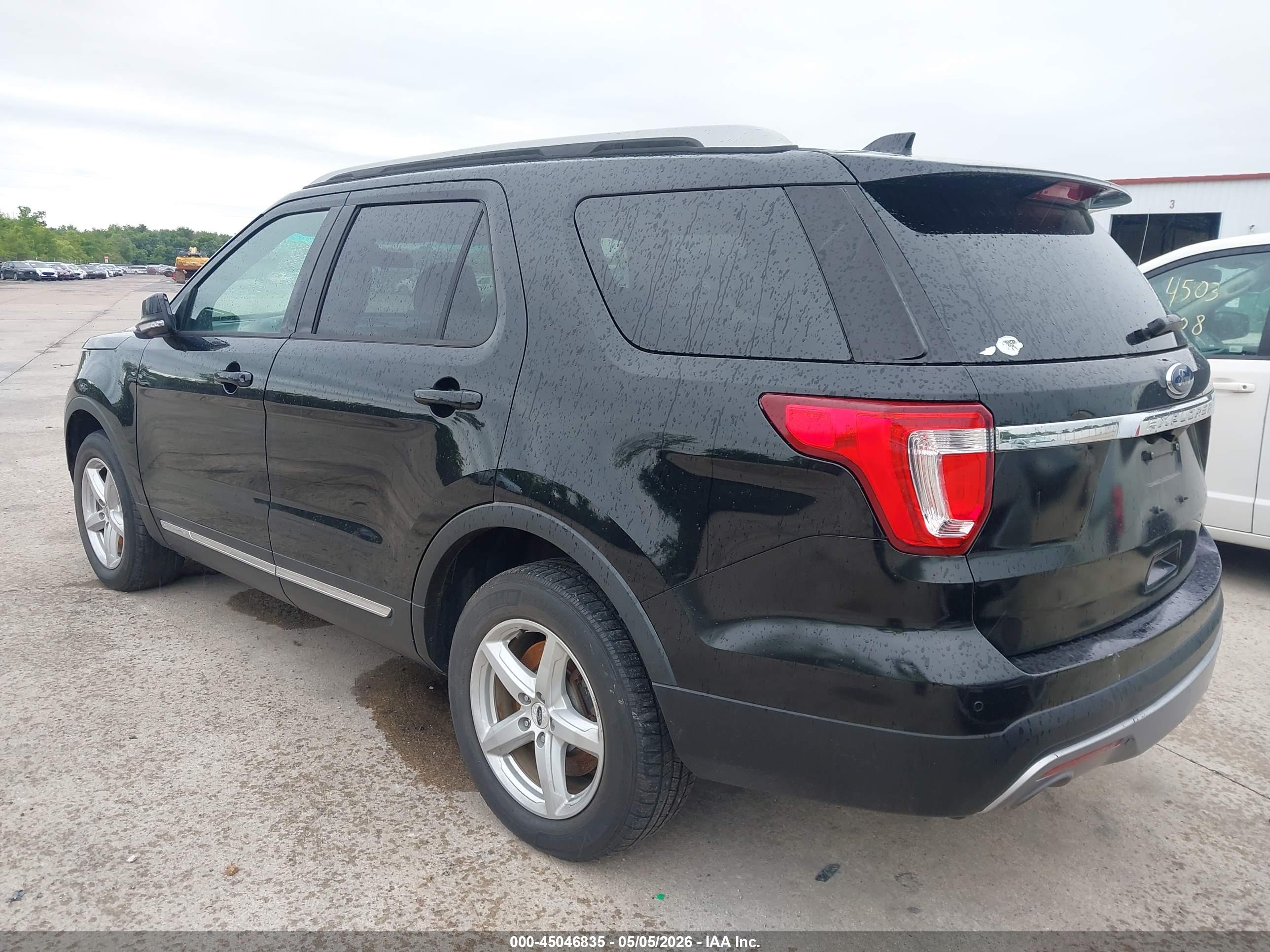 FORD EXPLORER image 3